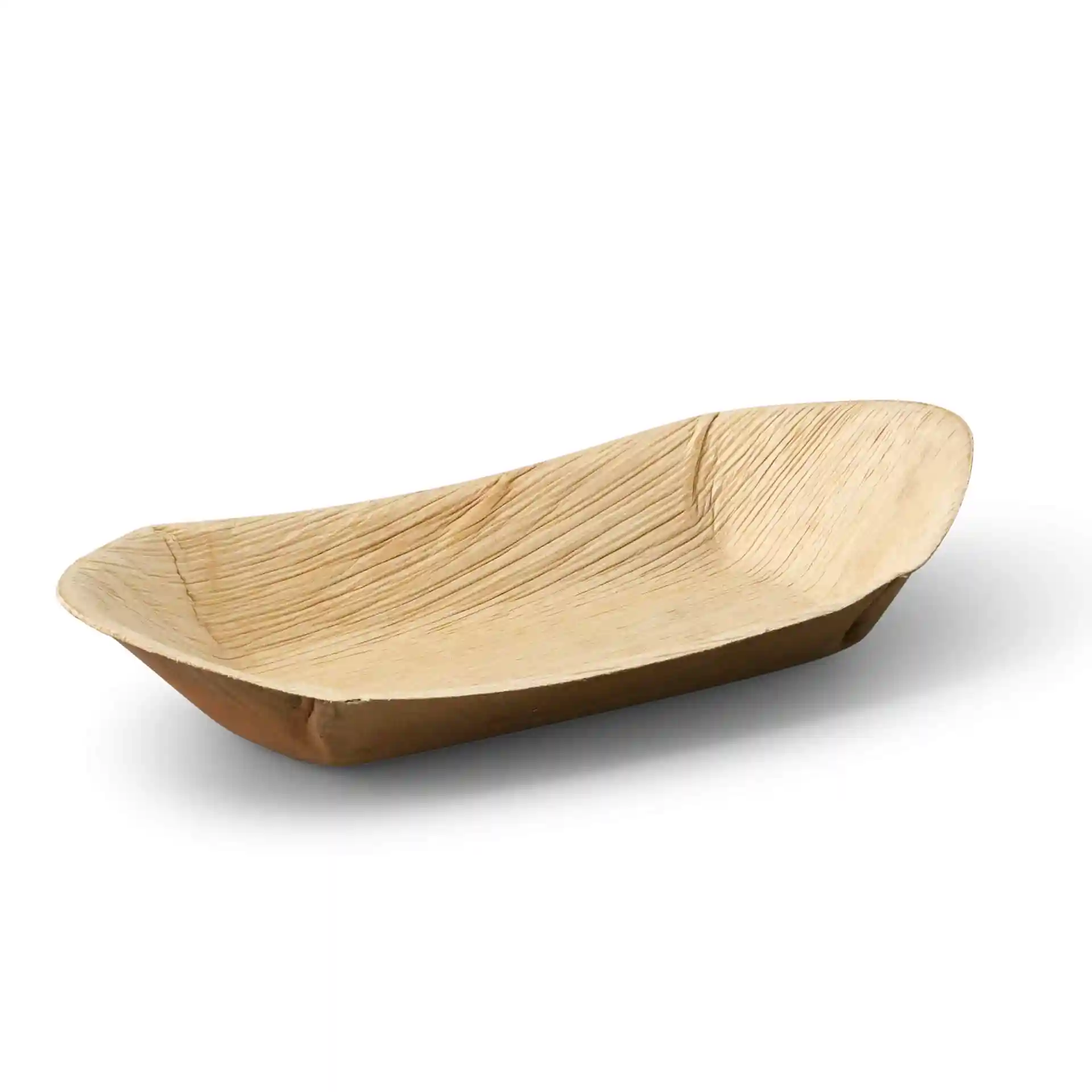 Bateau en feuille de palmier profond avec texture grainée, mesurant 31,2 cm de long et 14,5 cm de large.