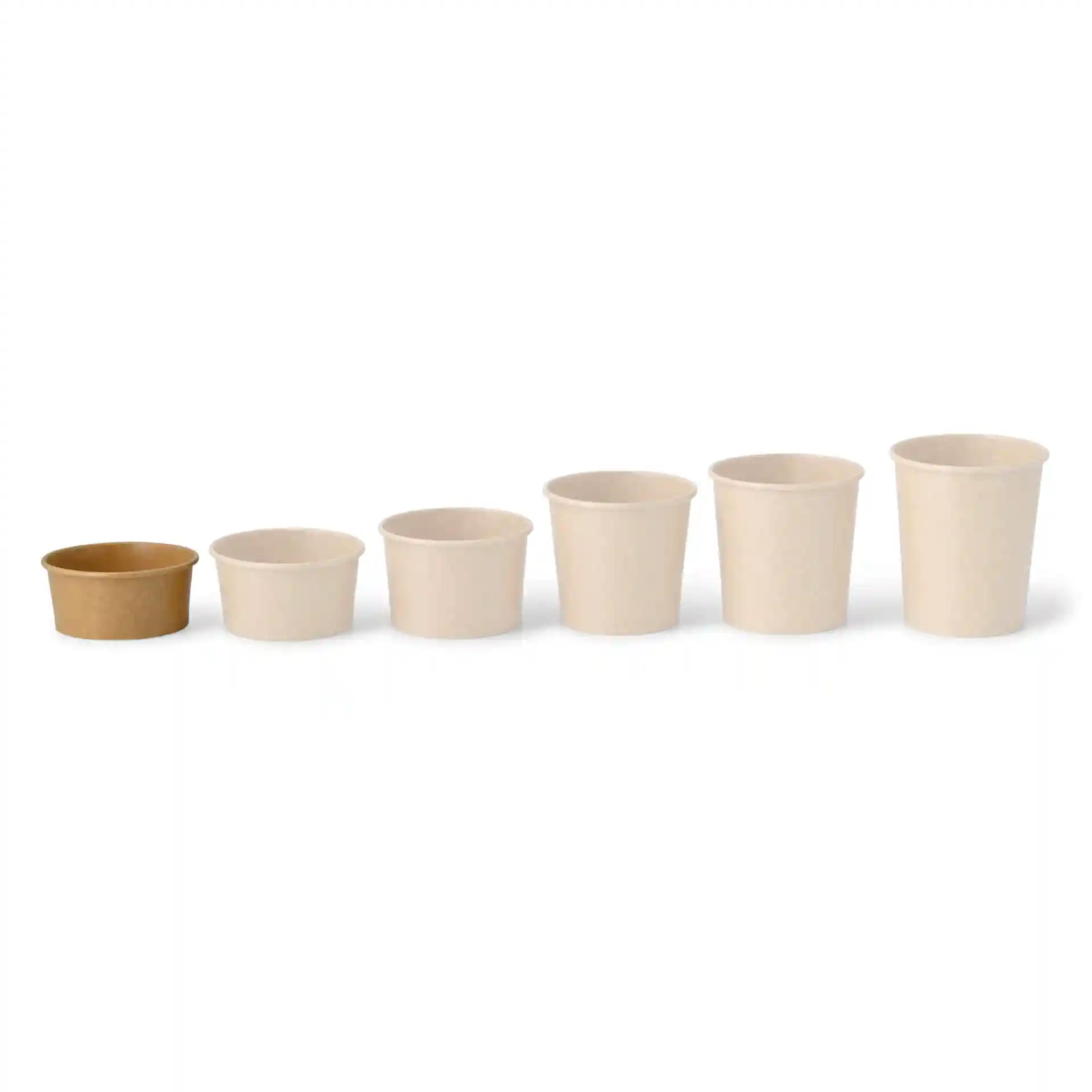 Ensemble de six gobelets en papier pour glace de tailles variées, comprenant un gobelet marron et cinq gobelets beiges.
