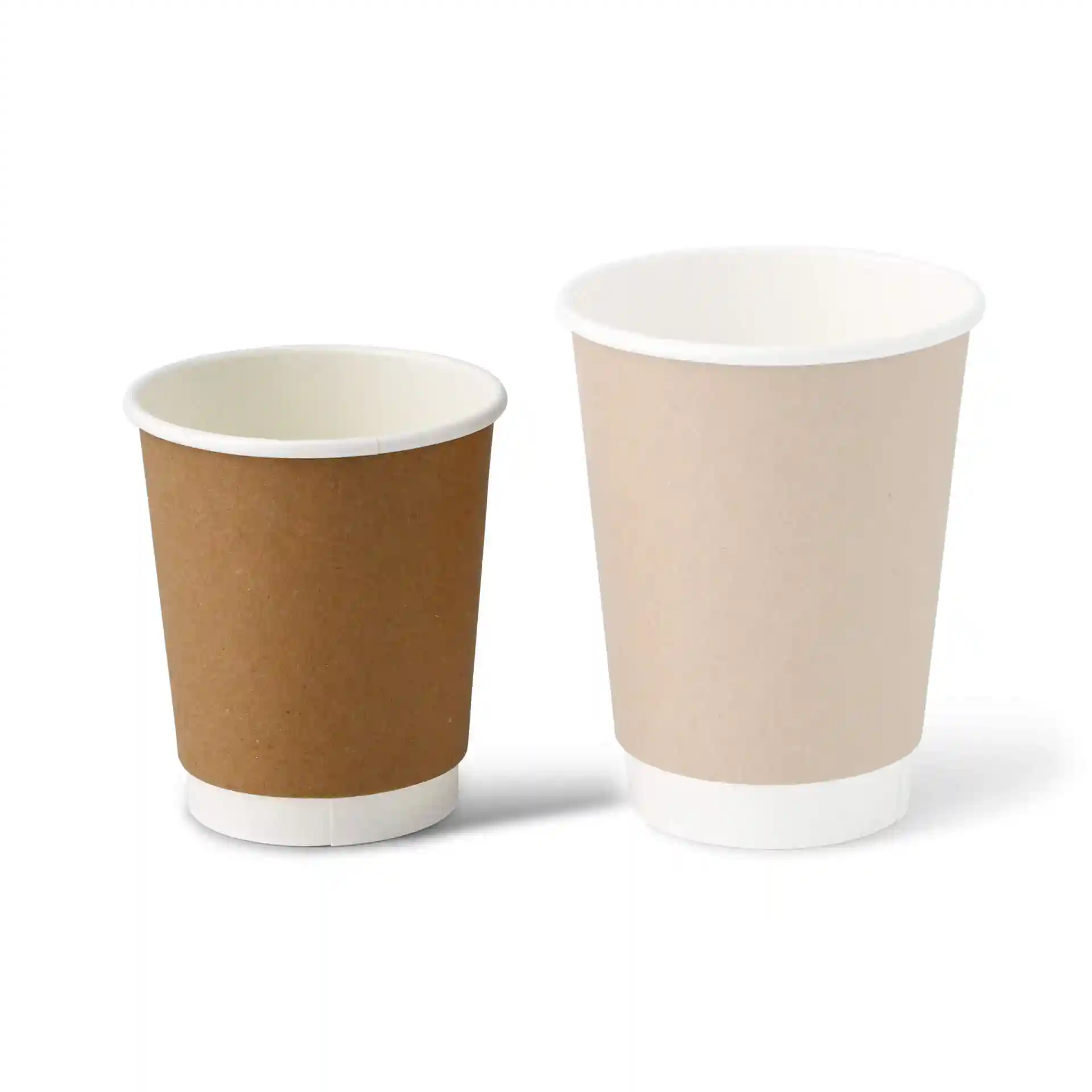 Image de deux tasses : une marron avec un intérieur blanc et une beige avec un intérieur blanc, toutes deux à double paroi.