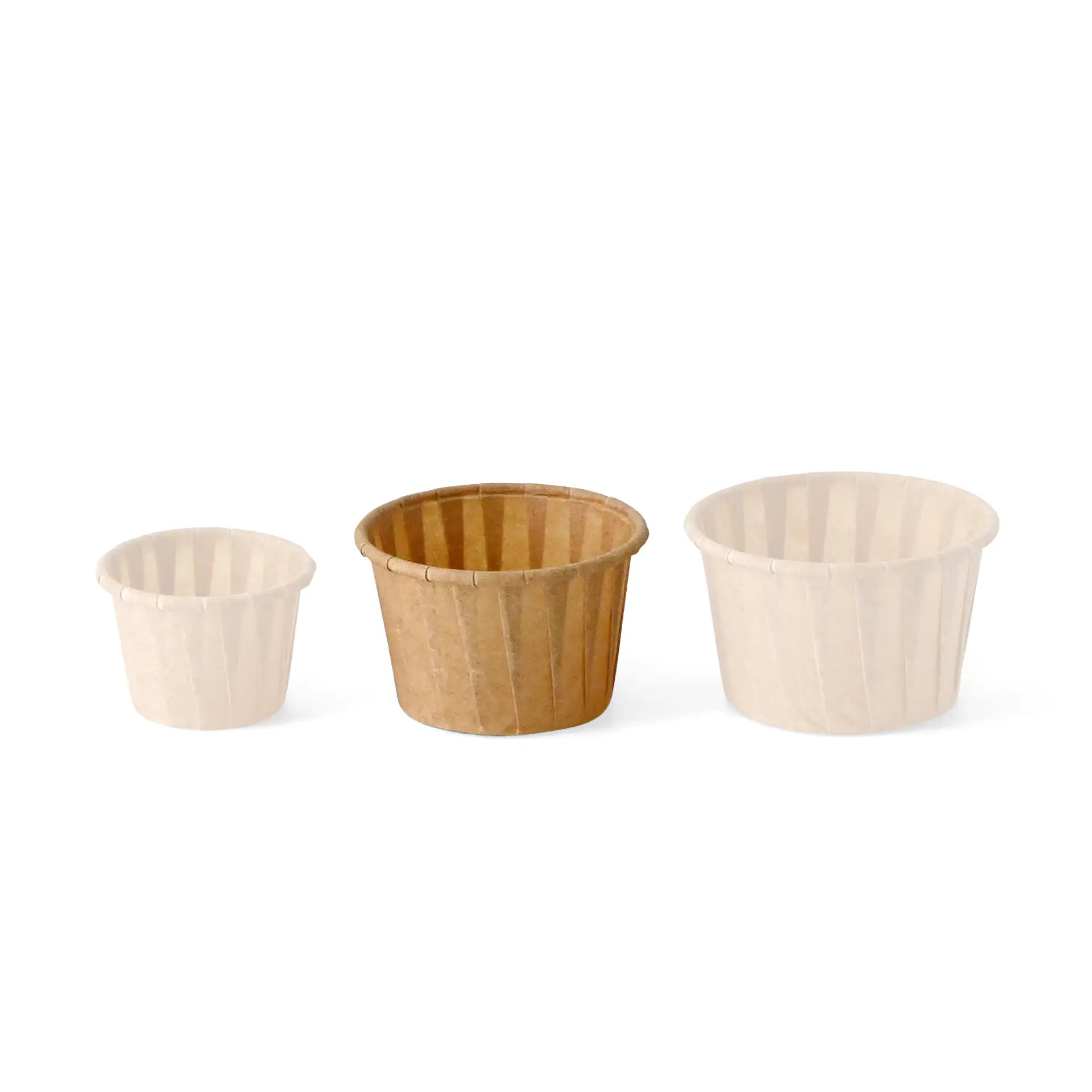 Trois gobelets en papier marron de tailles variées, conçus pour servir des dips ou de petites portions, en matériau biodégradable.