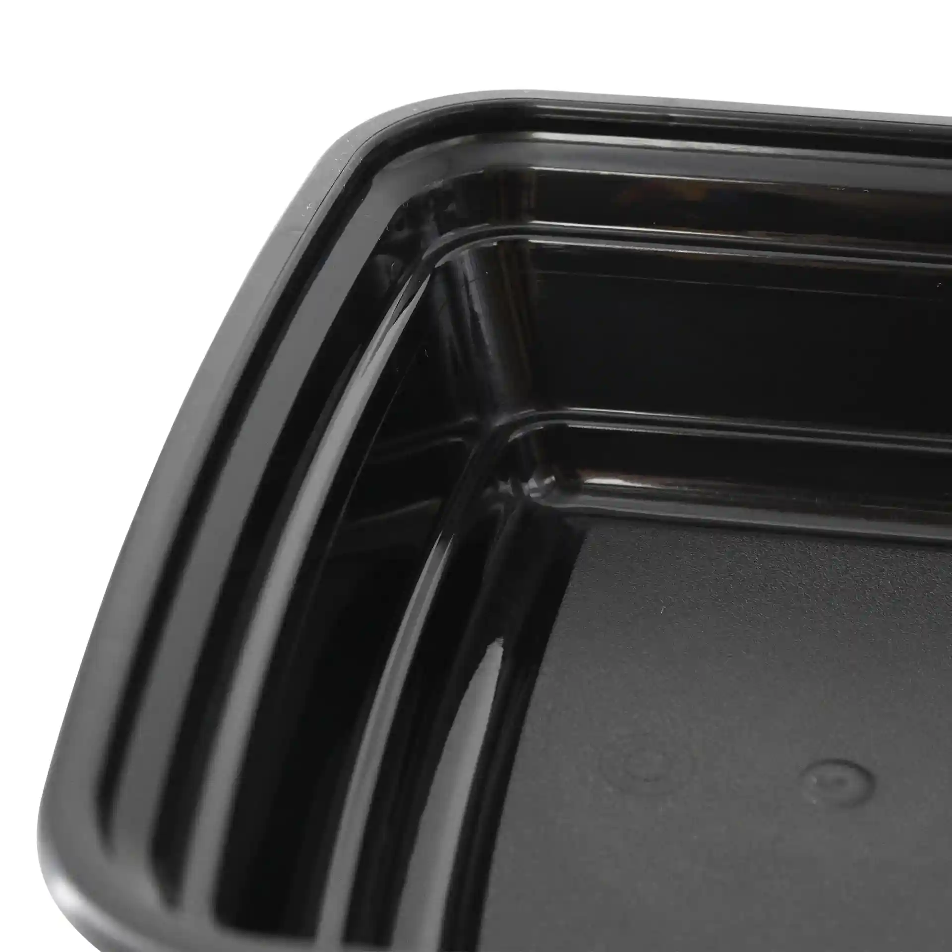 Conteneur rectangulaire réutilisable noir d'une capacité de 450 ml, montrant l'intérieur et les bords.