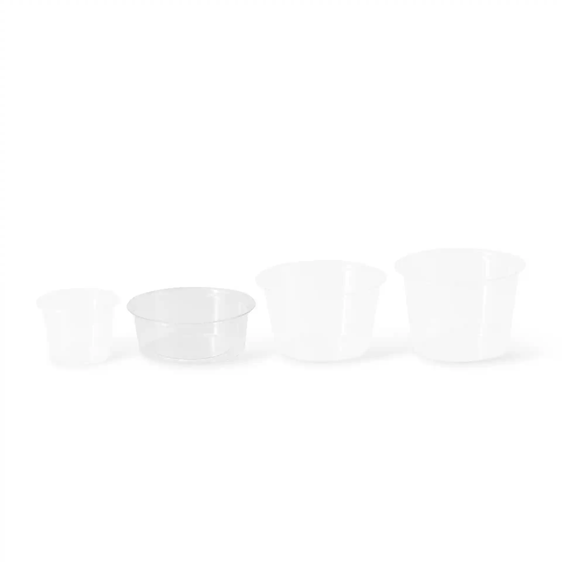 Ensemble de quatre gobelets en PLA transparent de tailles variées, le plus grand mesurant 70 mm de diamètre.