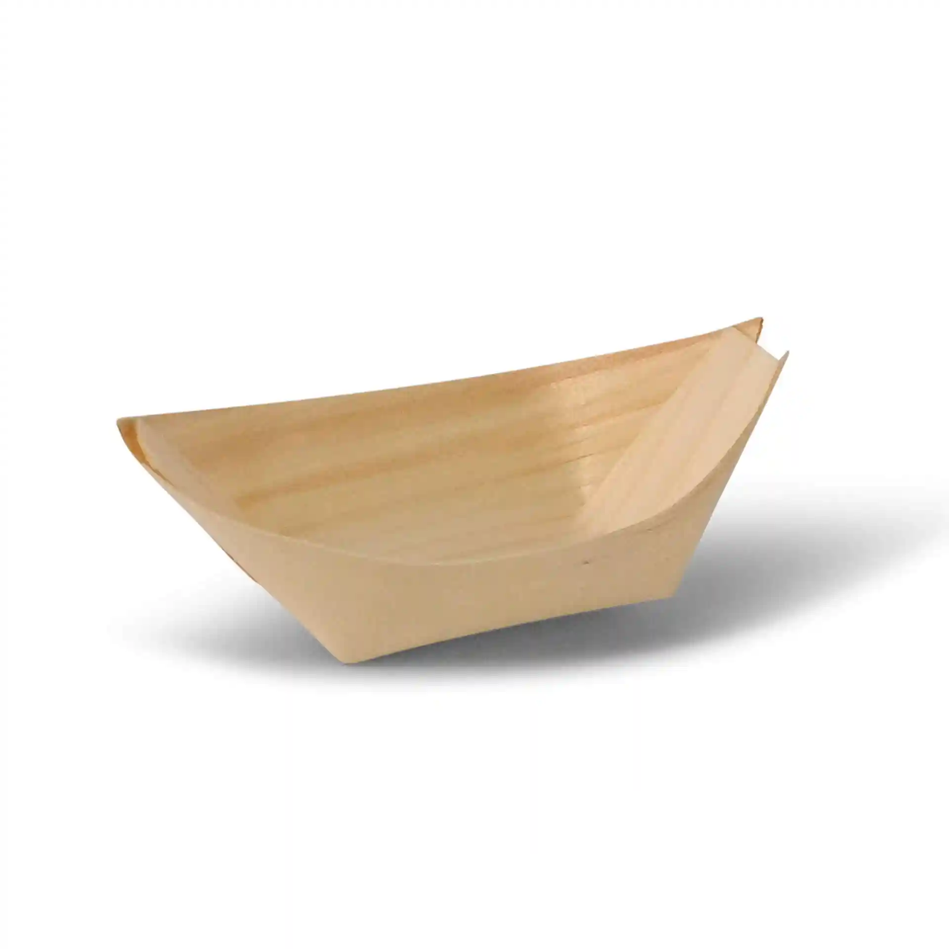 Plat en bois en forme de bateau, 8 cm de long, en bois brun, avec une surface lisse et sans revêtement.