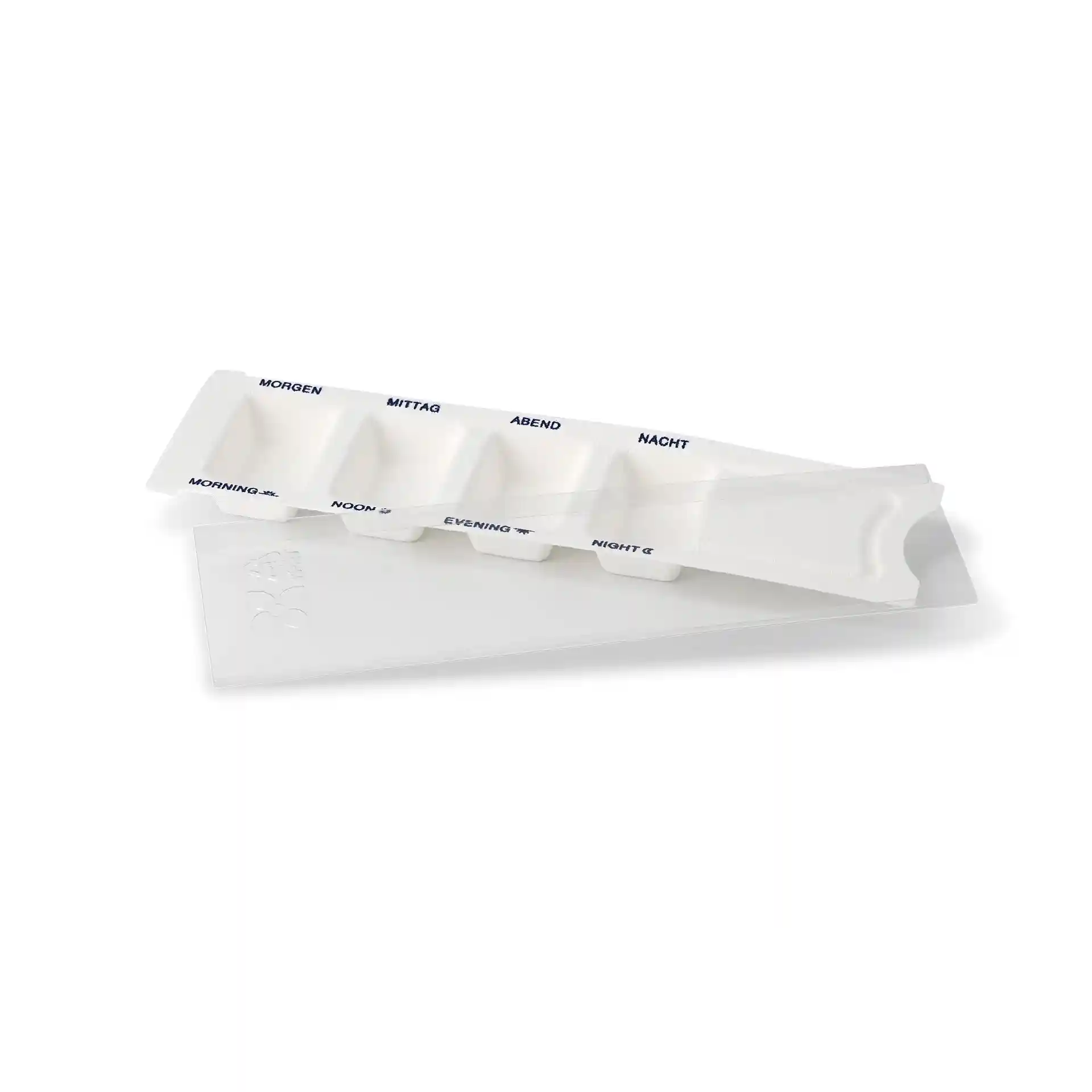Distributeur de médicaments rectangulaire blanc avec quatre compartiments et un couvercle coulissant, étiqueté pour le matin, le midi, le soir et la nuit.