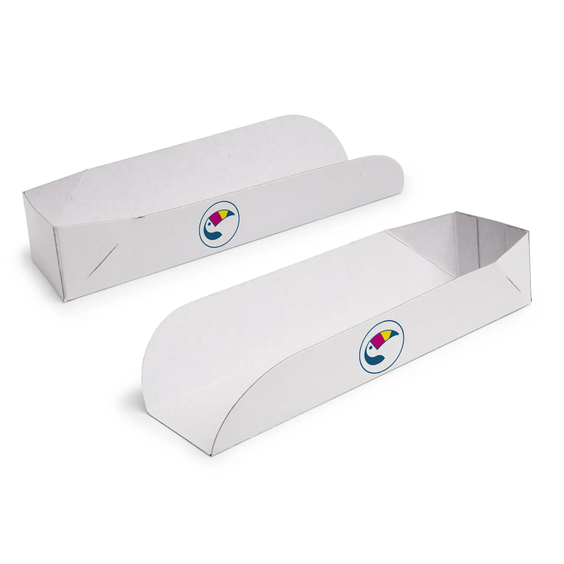 Plateaux de hot-dogs blancs avec zone de logo. Chaque plateau mesure 20 x 5 x 4 cm. Convient au transport alimentaire et éco-responsable.