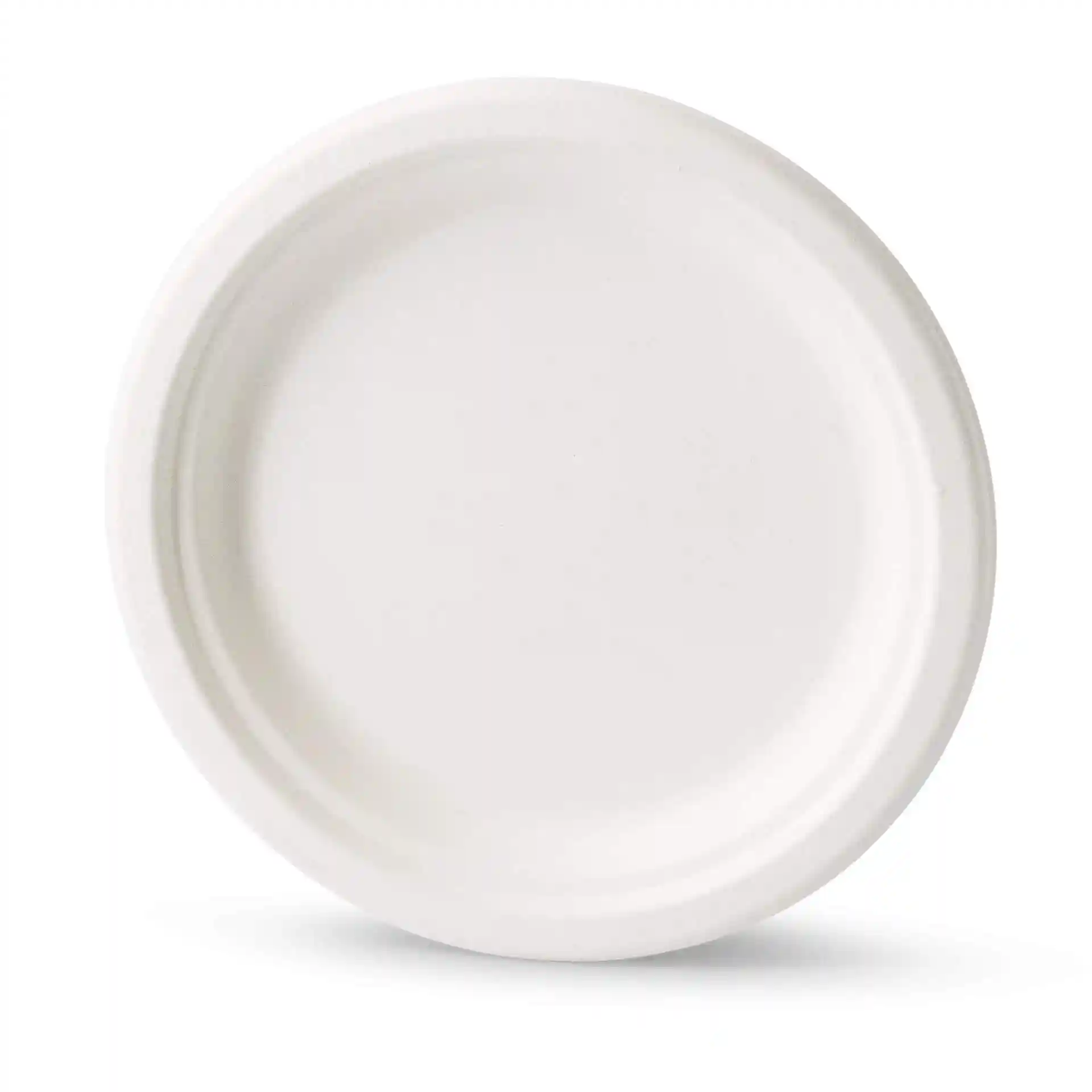 Assiette ronde en canne à sucre blanche de 22 cm de diamètre et 20 mm de hauteur, avec une surface lisse.