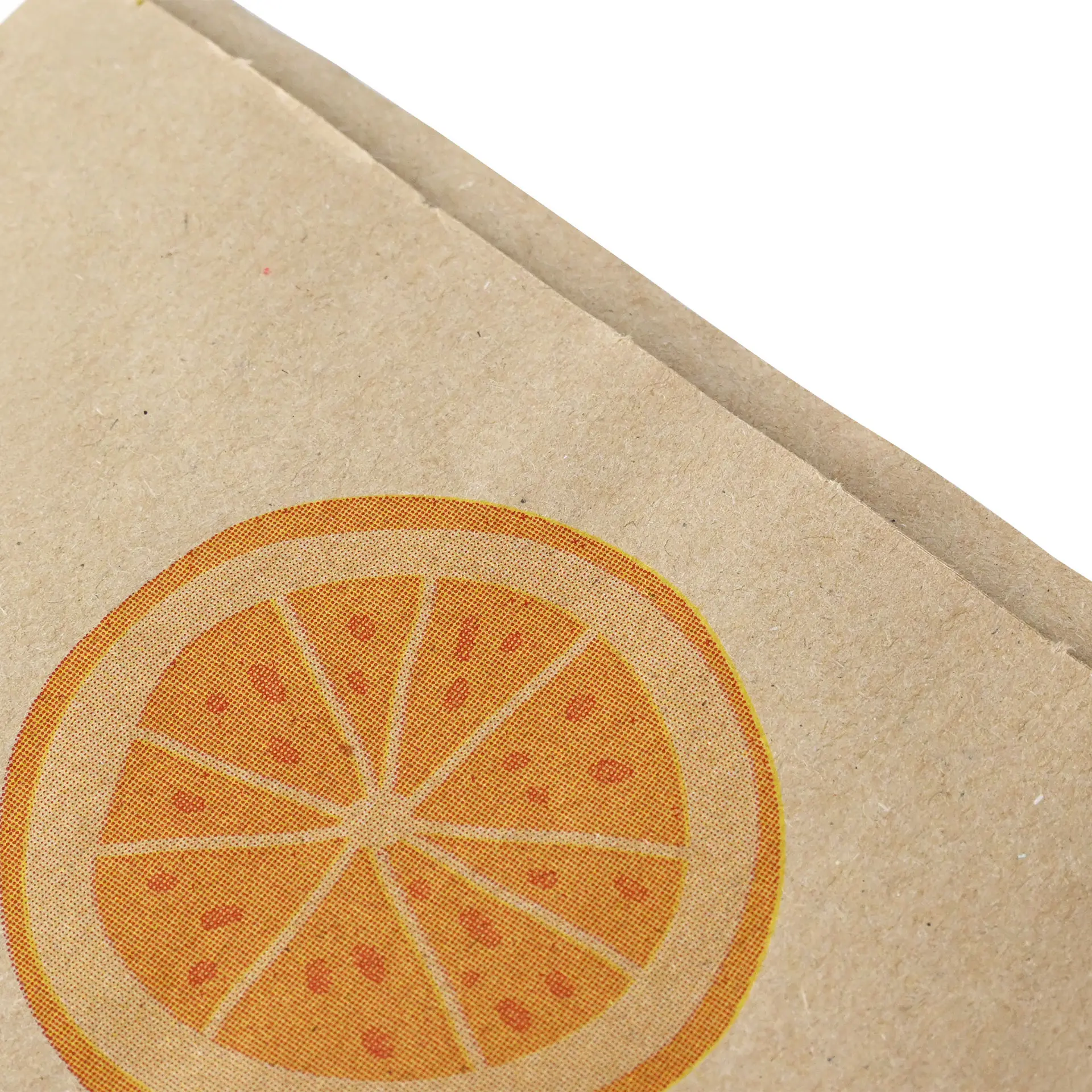 Cone en papier brun avec un graphique d'une tranche d'orange, idéal pour le branding aux stands de fruits et légumes.