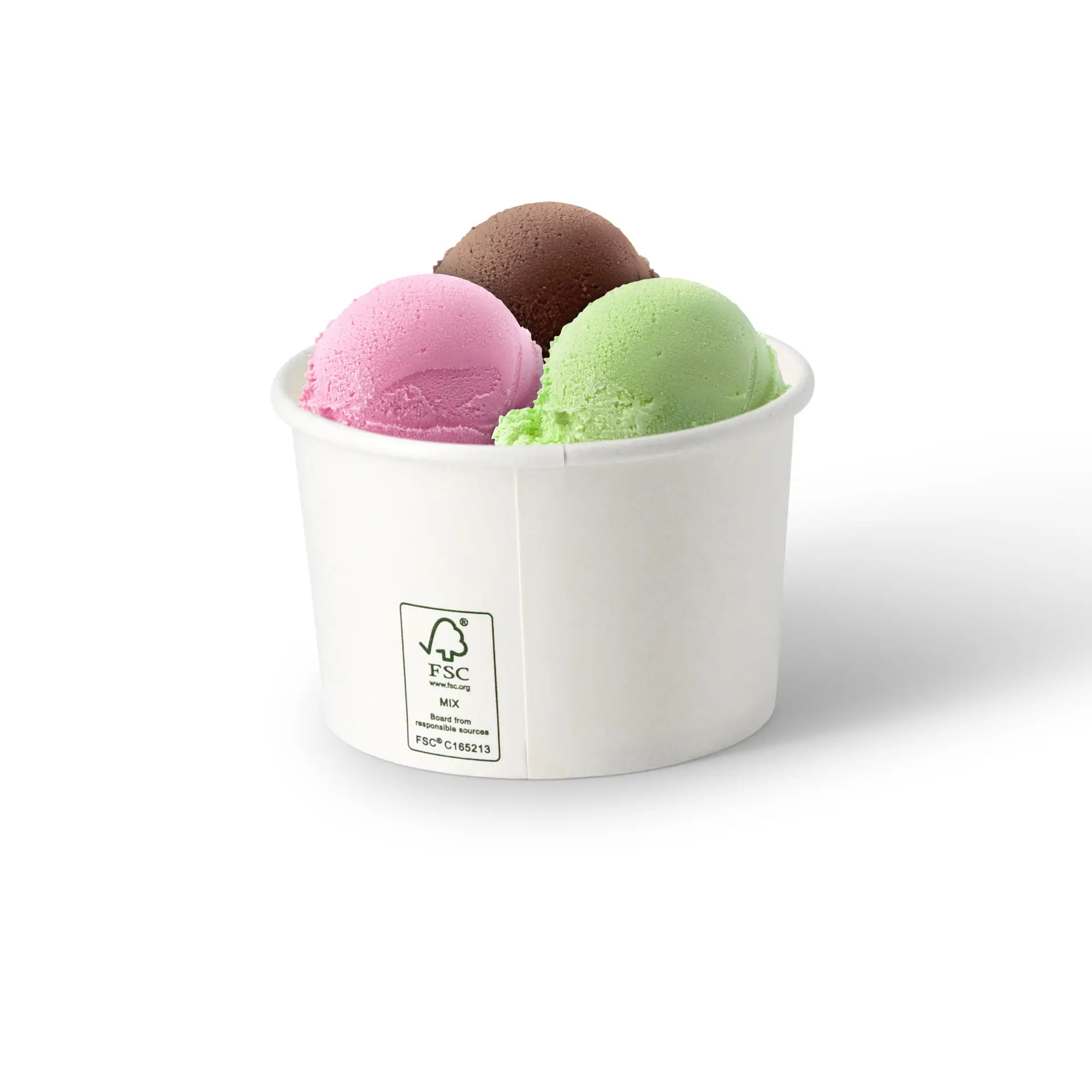 Trois boules de glace dans un gobelet en papier blanc, avec des saveurs rose, vert et brown, marqué de la certification FSC.