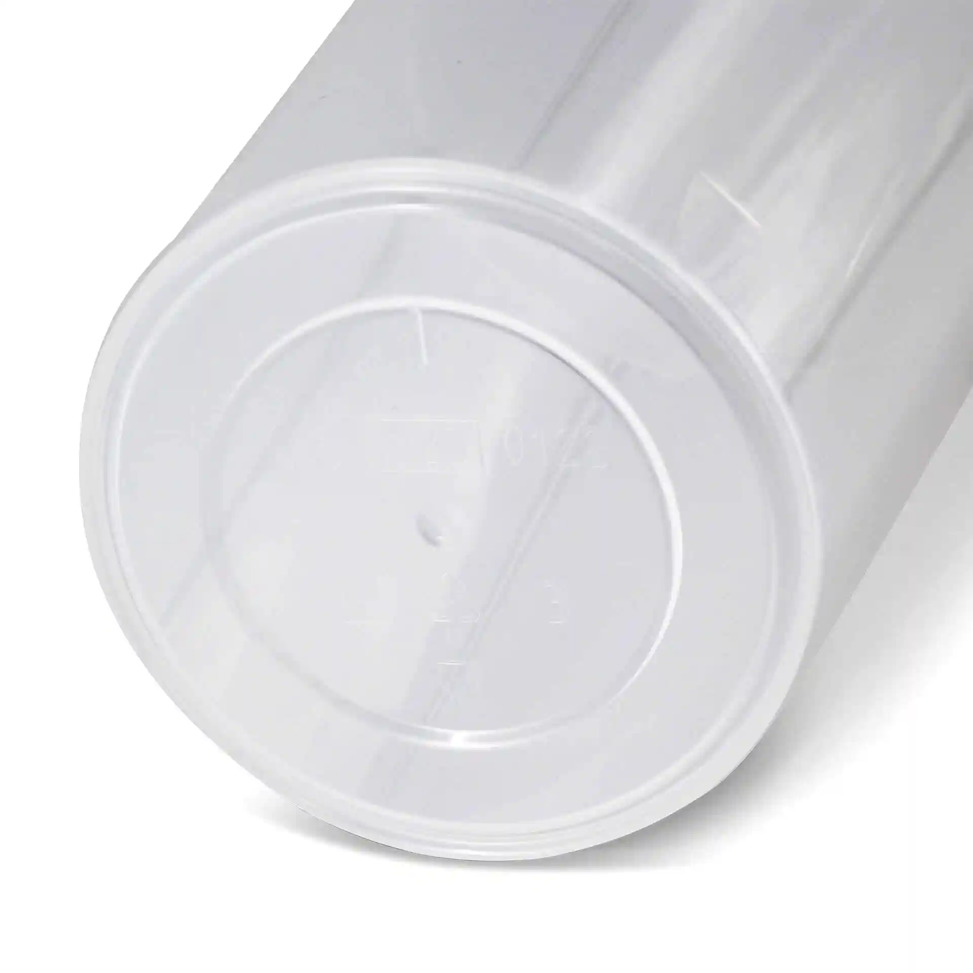 Gobelet réutilisable transparent d'un diamètre de 90 mm avec un design de base visible.