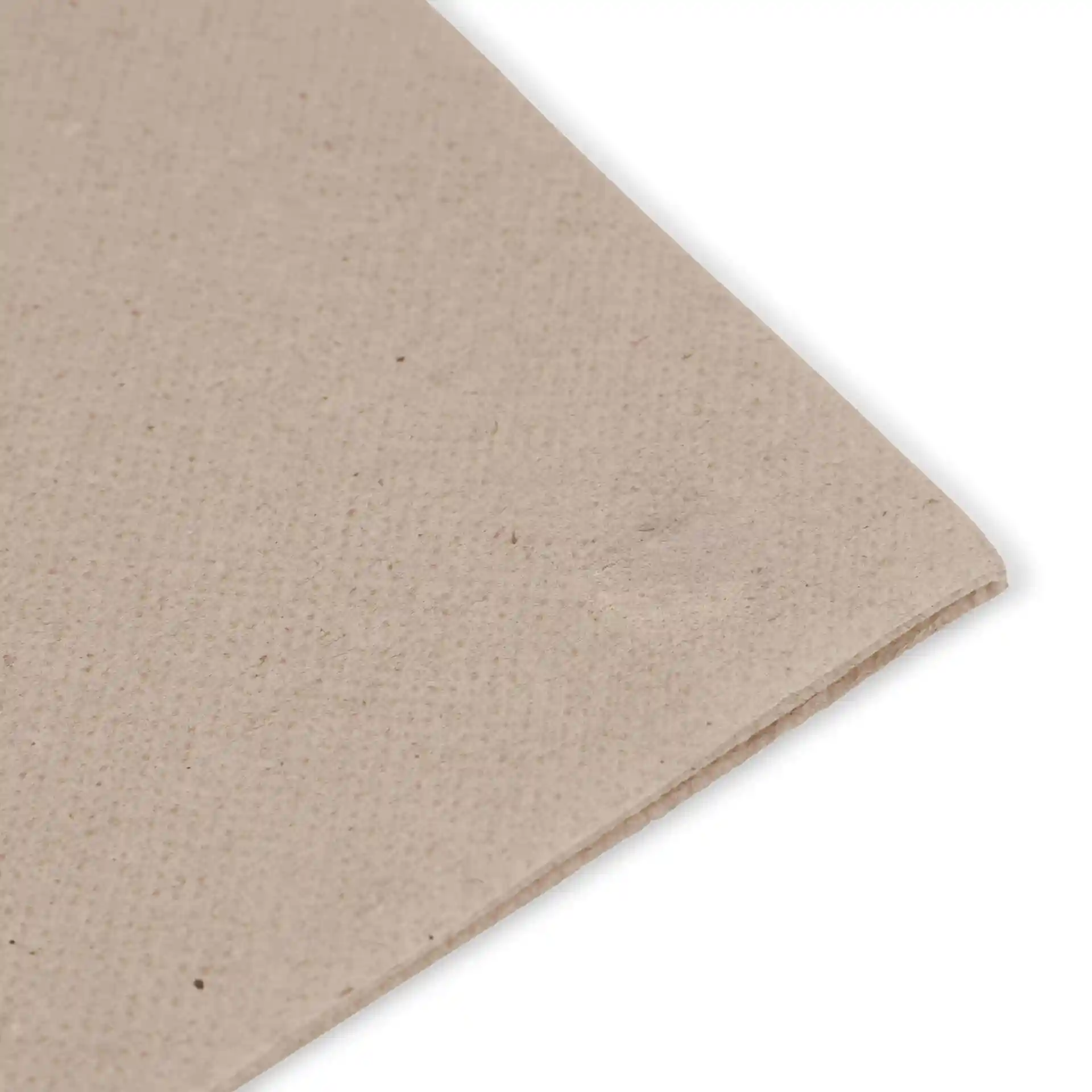 Image d'une serviette en papier recyclé, carrée et non blanchie, avec un symbole et un texte indiquant qu'elle est 100% recyclée.