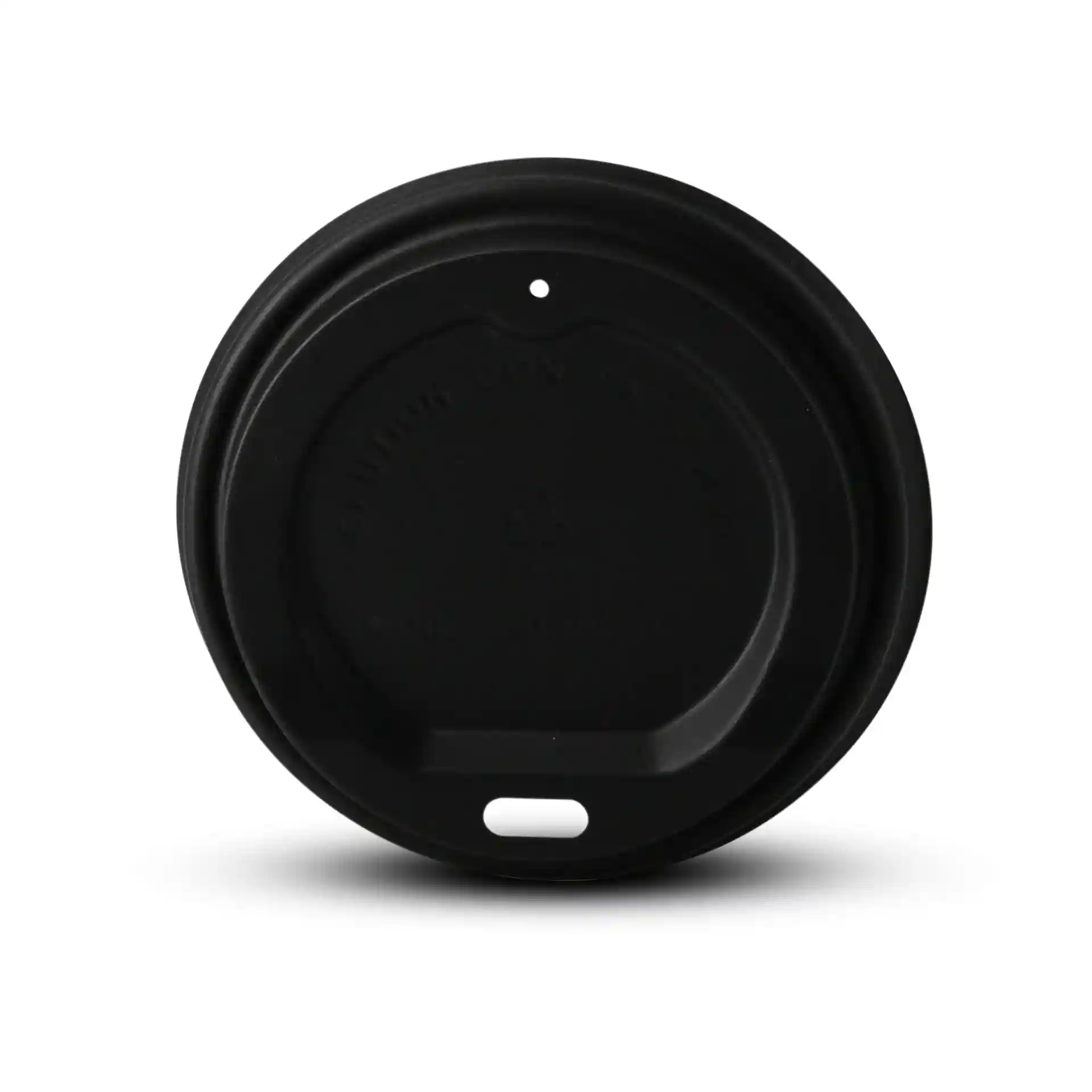 Couvercle rond en PS noir avec un trou pour boire, mesurant 80 mm de diamètre et 17,5 mm de hauteur.