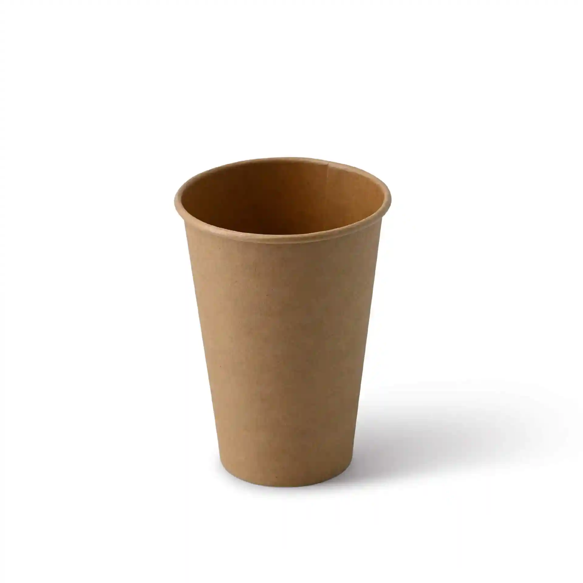 Gobelet en papier brun de forme ronde, capacité de 7,5 oz, en carton, présenté sur un fond uni.