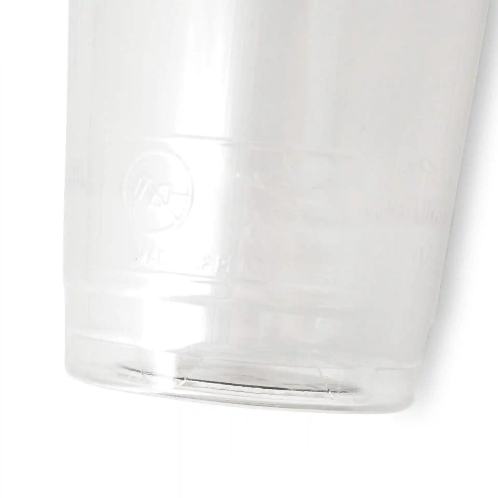 Gobelet transparent de 20 oz en rPET, d'un diamètre de 95 mm et d'une hauteur de 151 mm.