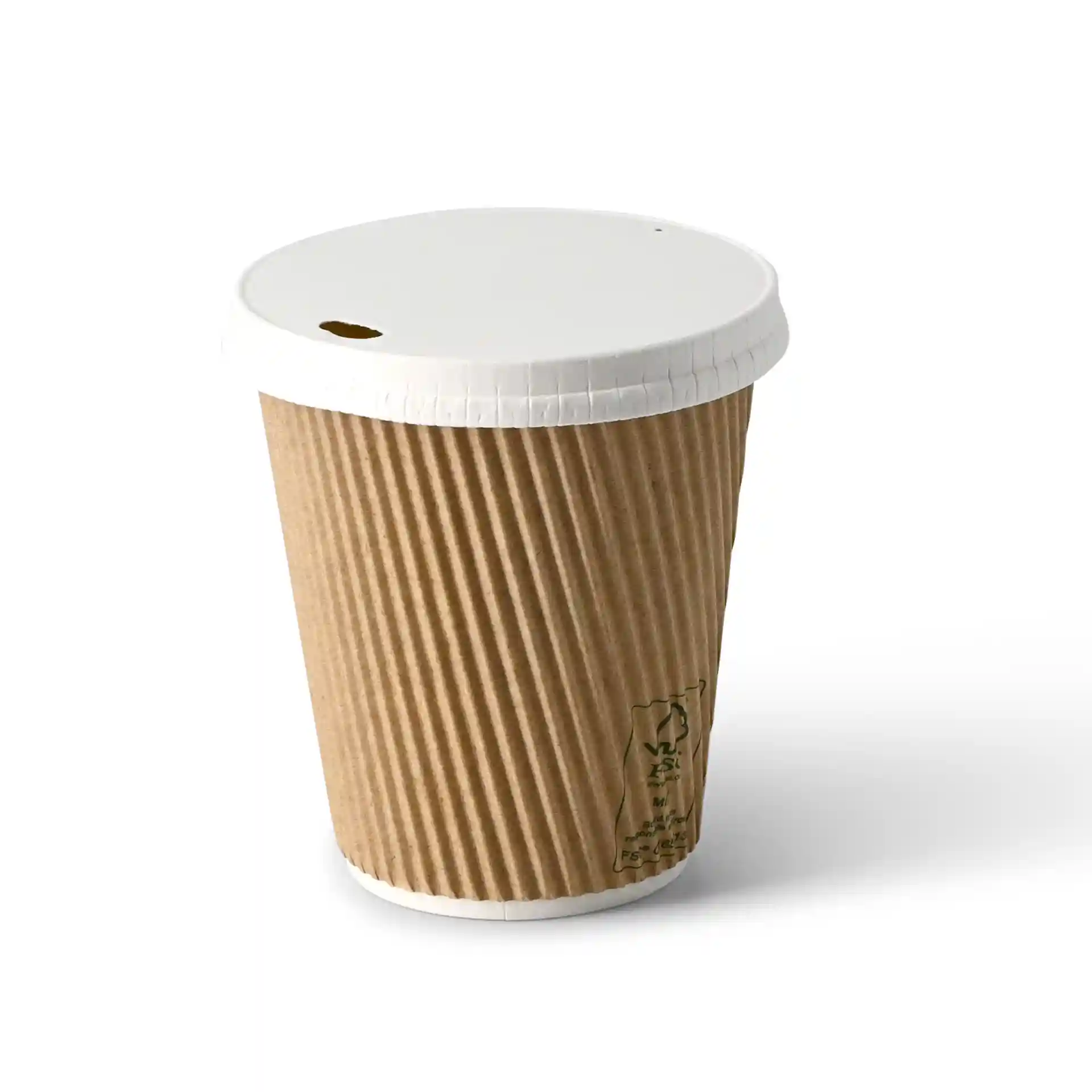 Gobelet en papier blanc avec texture nervurée et couvercle blanc avec ouverture pour boire.