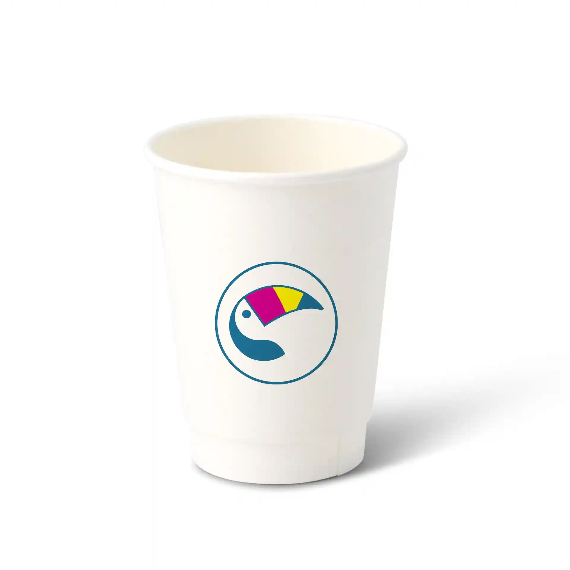 Gobelet en papier blanc à double paroi avec un logo circulaire représentant un toucan coloré.