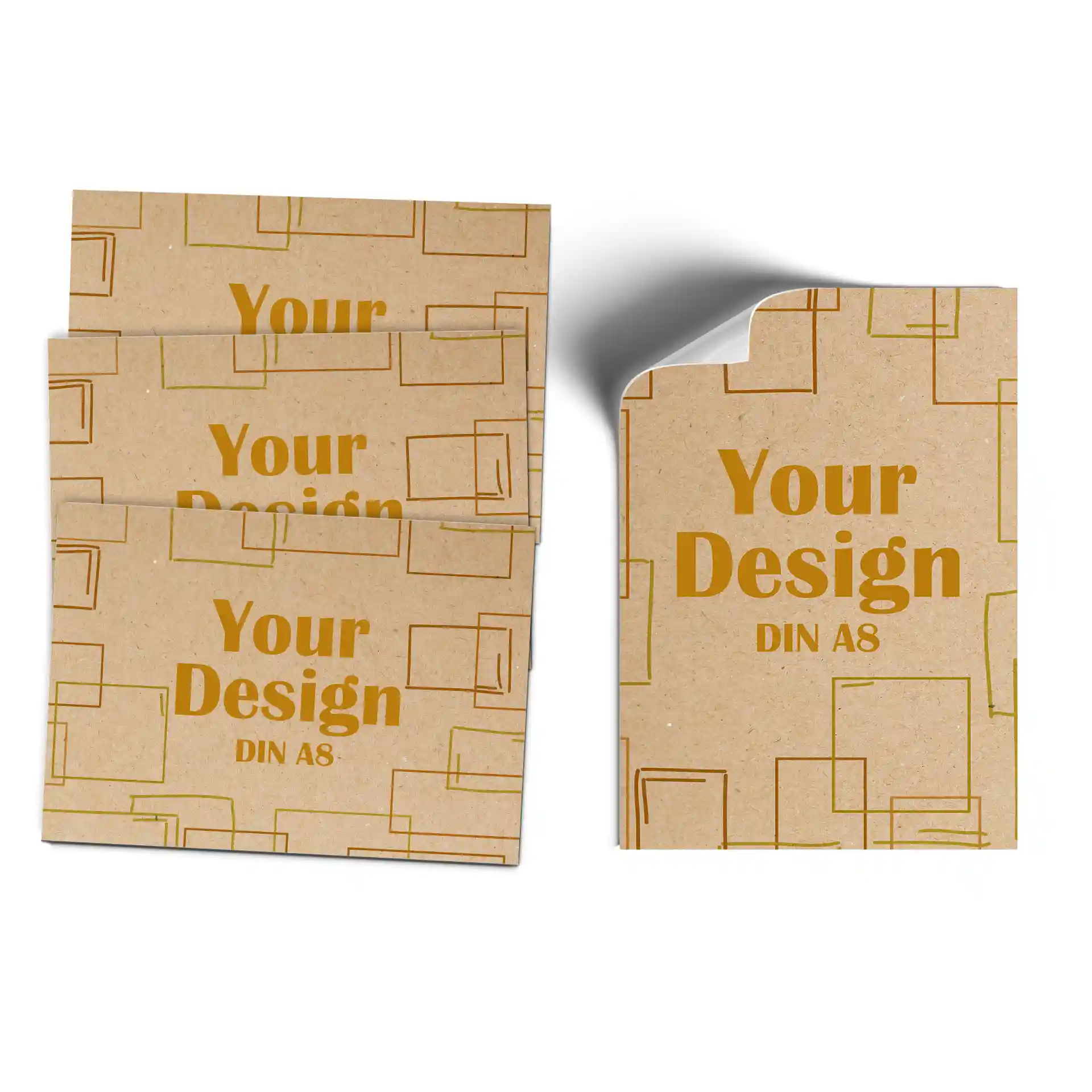 Étiquettes en papier kraft brun de forme rectangulaire, avec un design et des dimensions de 74 mm par 105 mm.