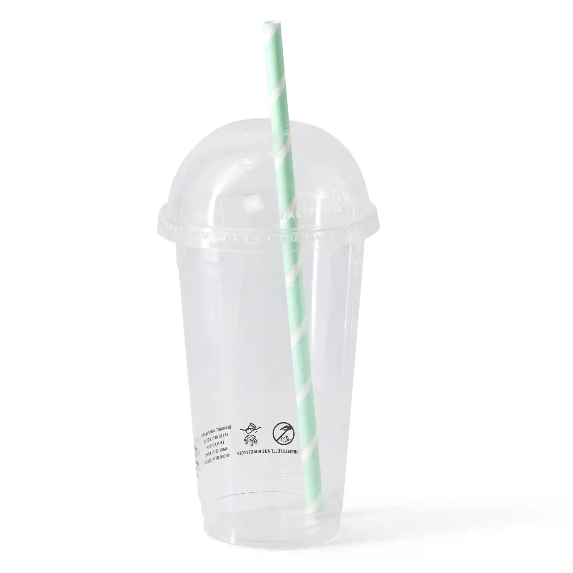 Gobelet en plastique transparent avec un couvercle en dôme et une paille rayée verte, diamètre 95 mm en haut.
