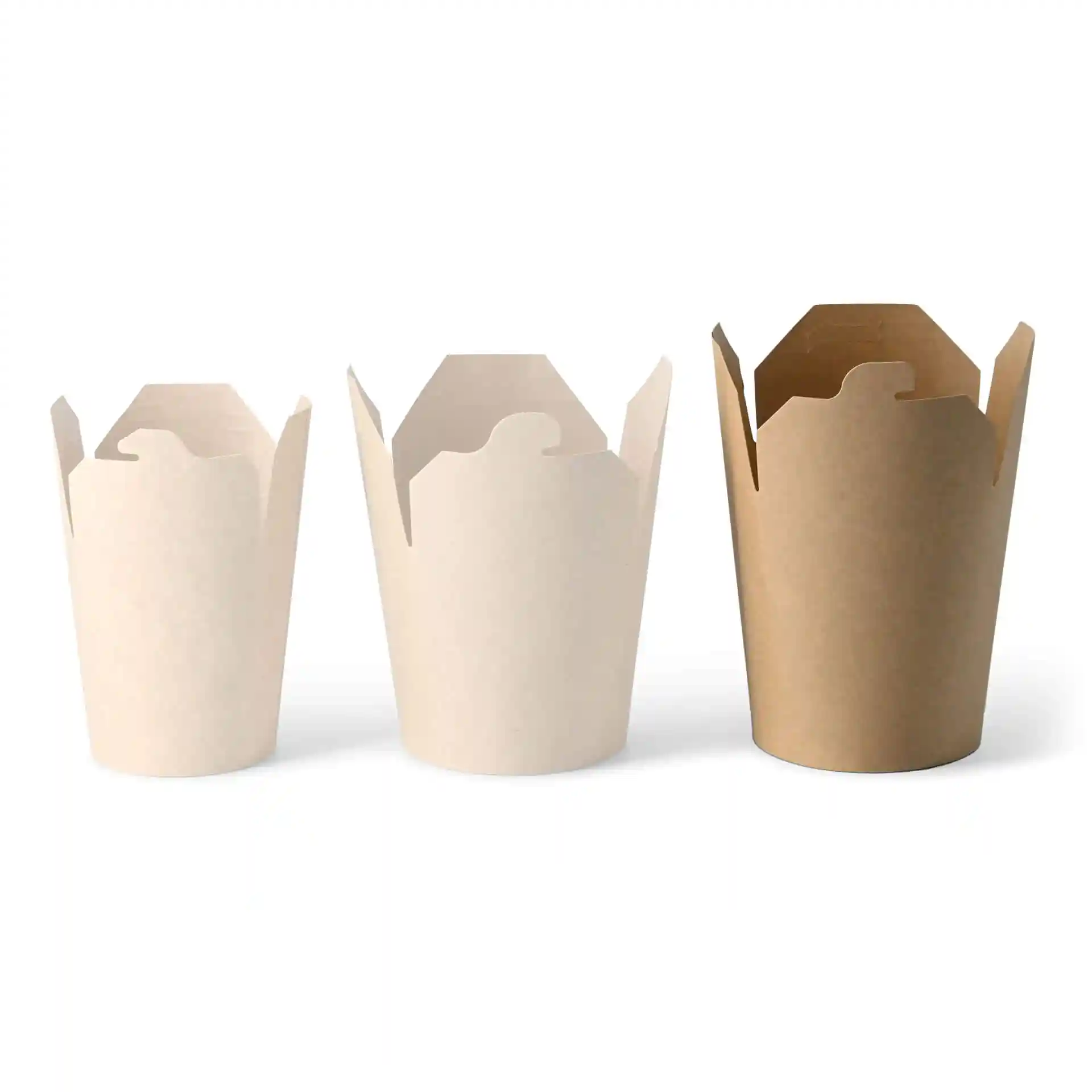 Image de trois boîtes à nouilles de différentes tailles, deux de couleurs claires et une brune, en carton.