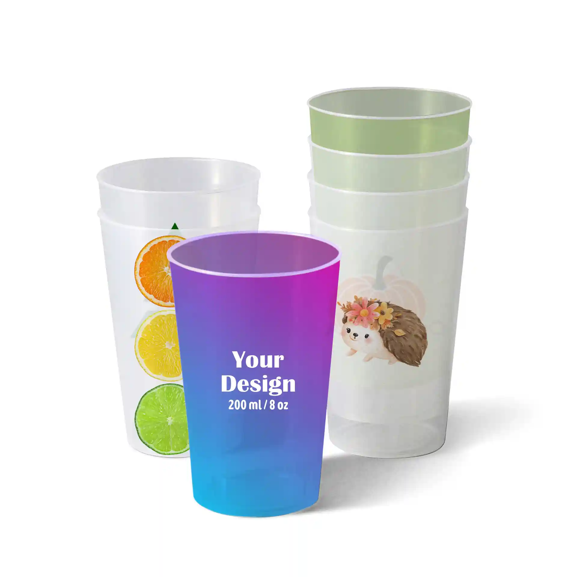 Gobelet réutilisable transparent avec un design dégradé, illustré d'un hérisson et de fruits citriques.
