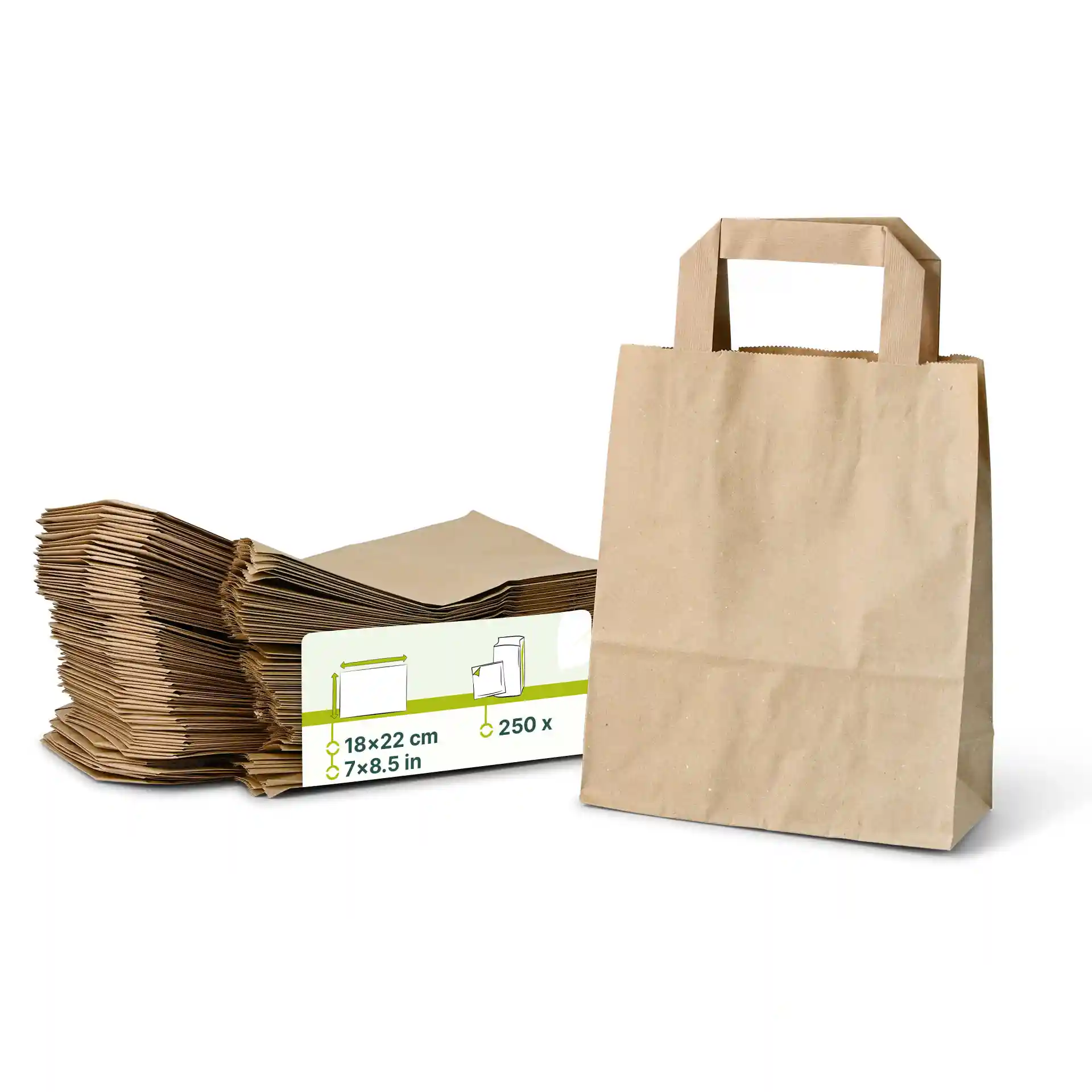Sac en papier brun avec une poignée plate, à côté d'une pile de sacs similaires, sur un fond blanc.