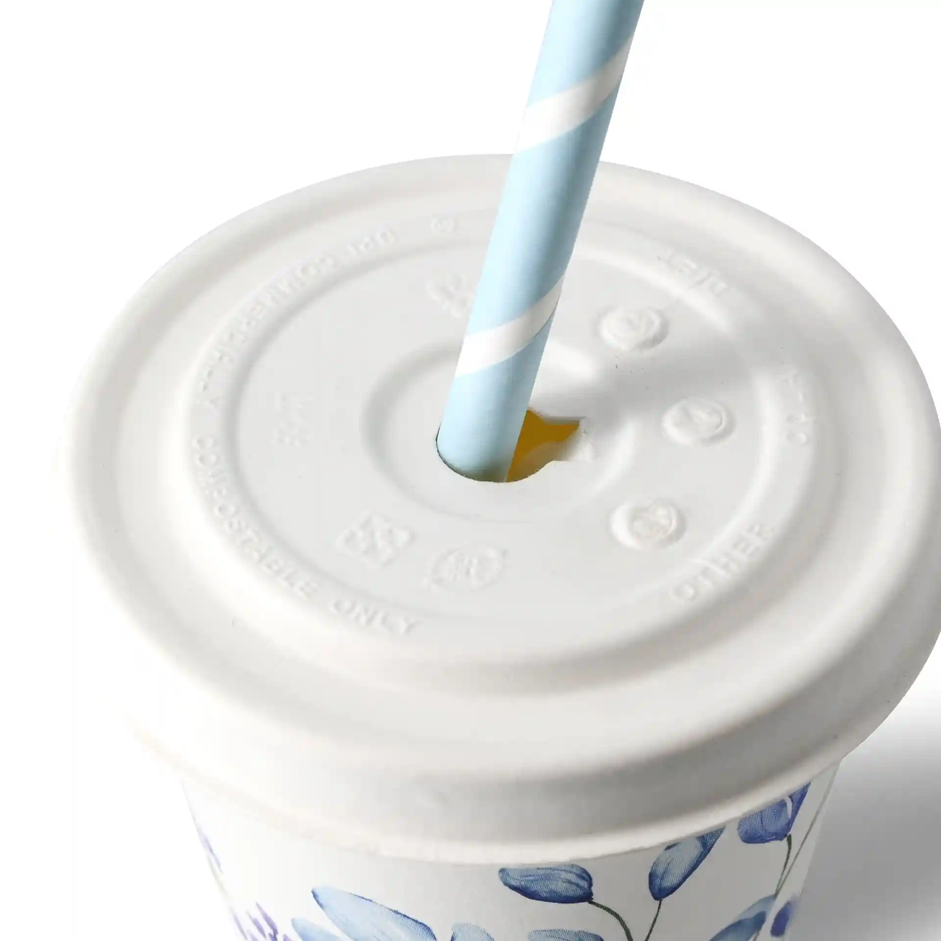 Couvercle en papier blanc avec un trou pour paille, conçu pour un gobelet de 90 mm de diamètre.