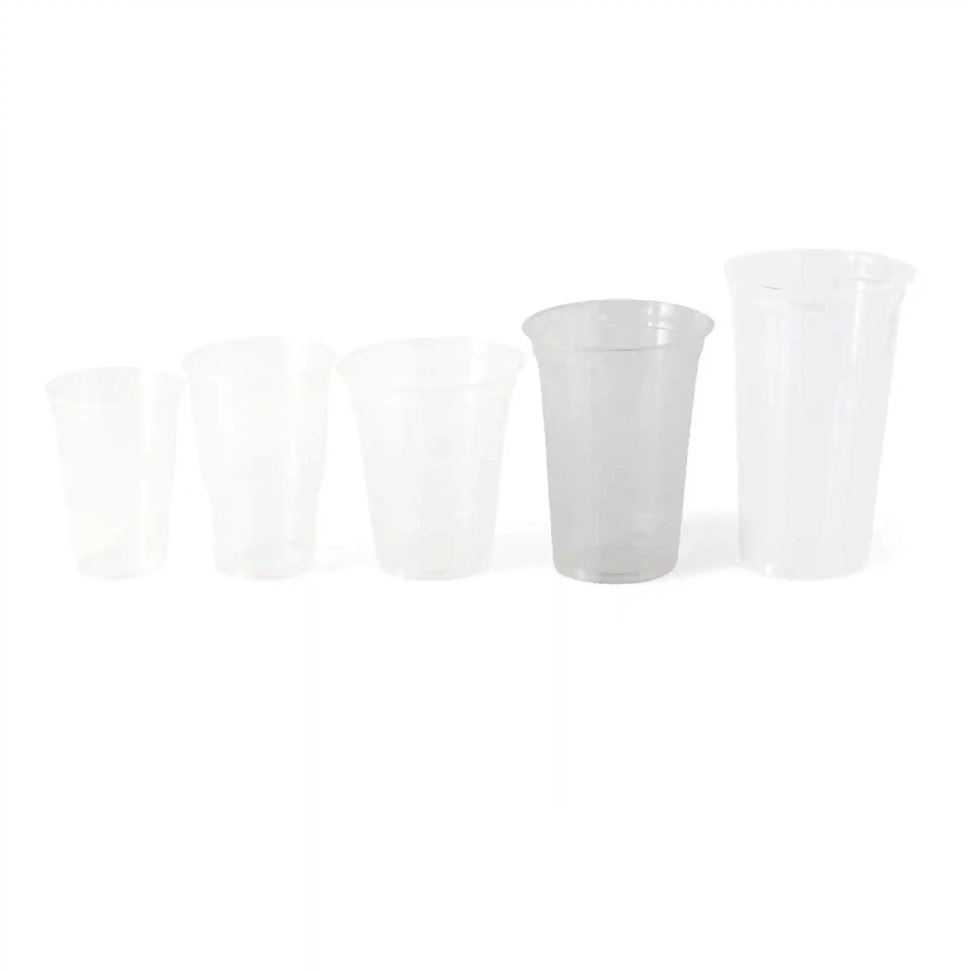 Ensemble de cinq gobelets en plastique transparent de tailles variées, disposés du plus petit au plus grand.