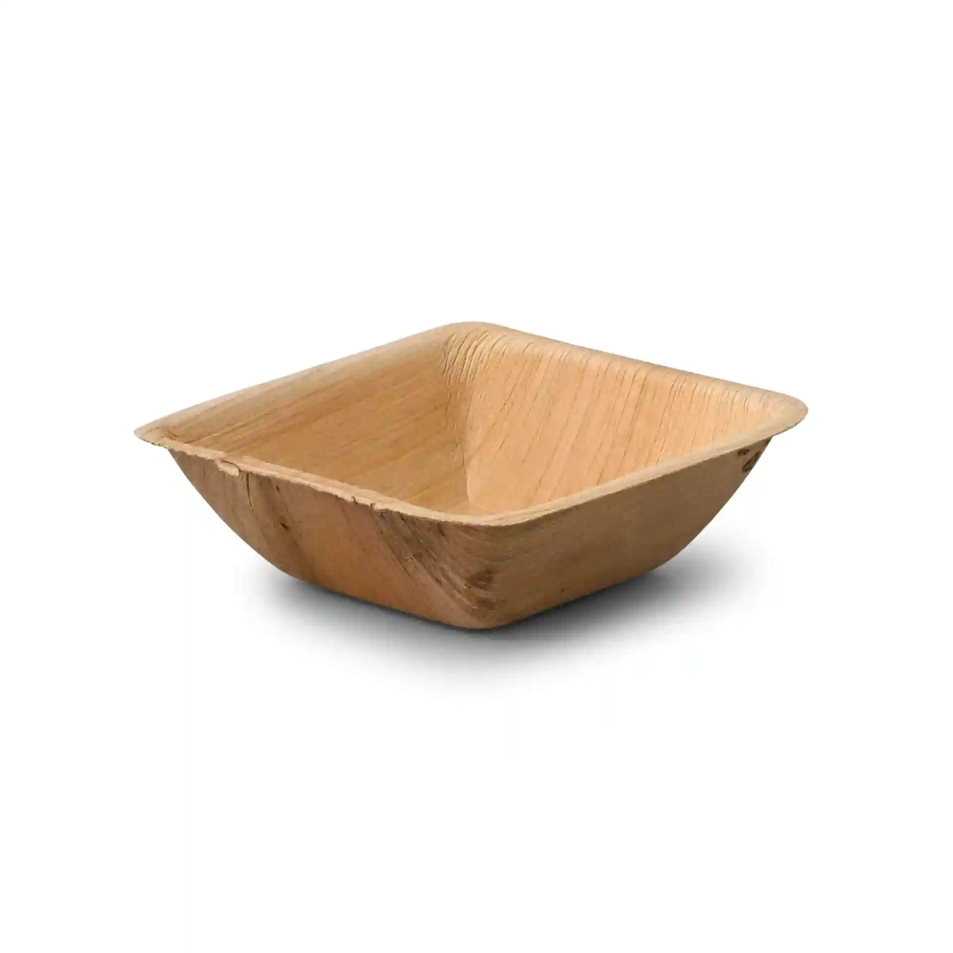 Bol carré en feuille de palmier avec finition grain, mesurant 132 mm de long et de large, et 41 mm de haut.