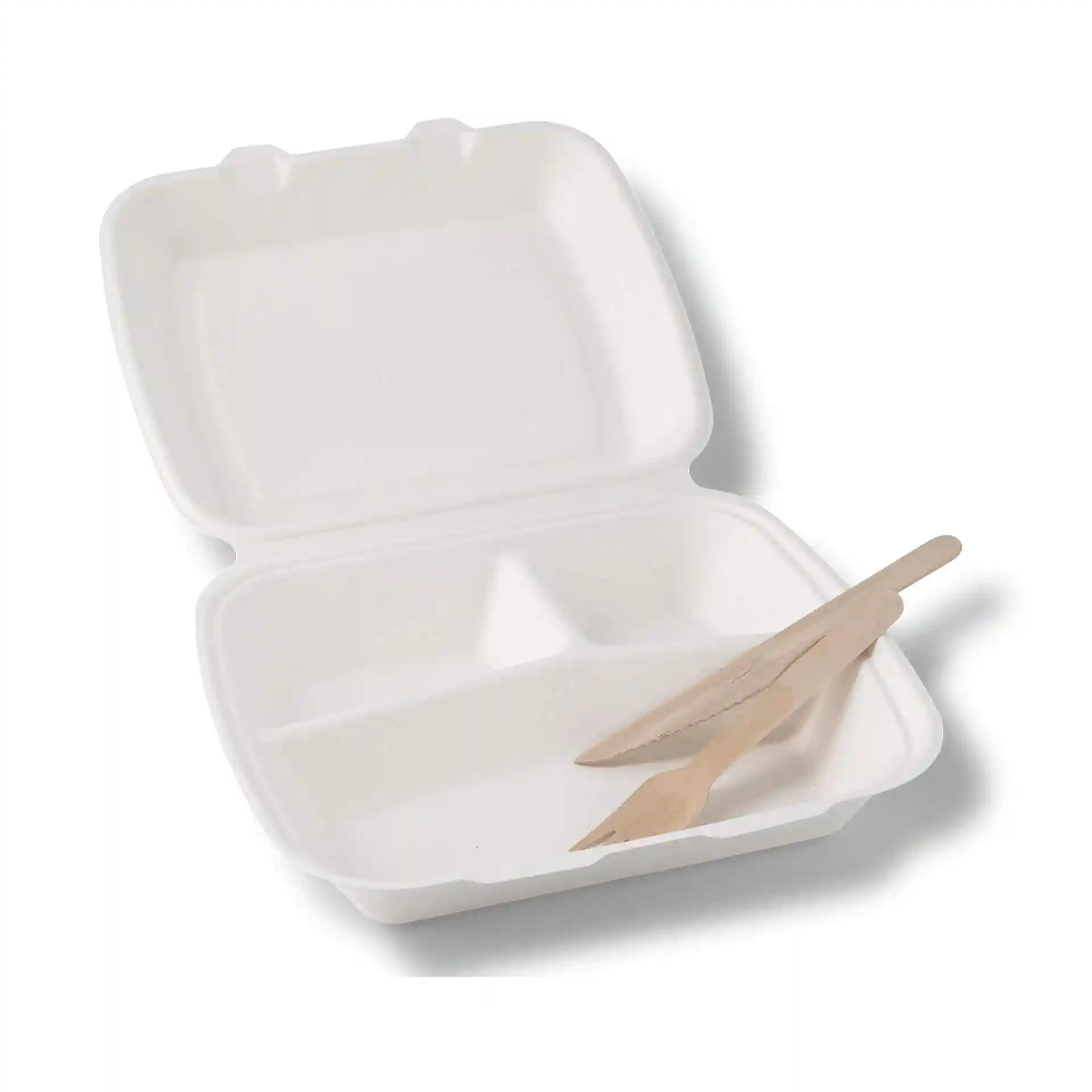 Conteneur rectangulaire en canne à sucre blanc avec couvercle à charnière, comportant trois compartiments et deux ustensiles en bois.