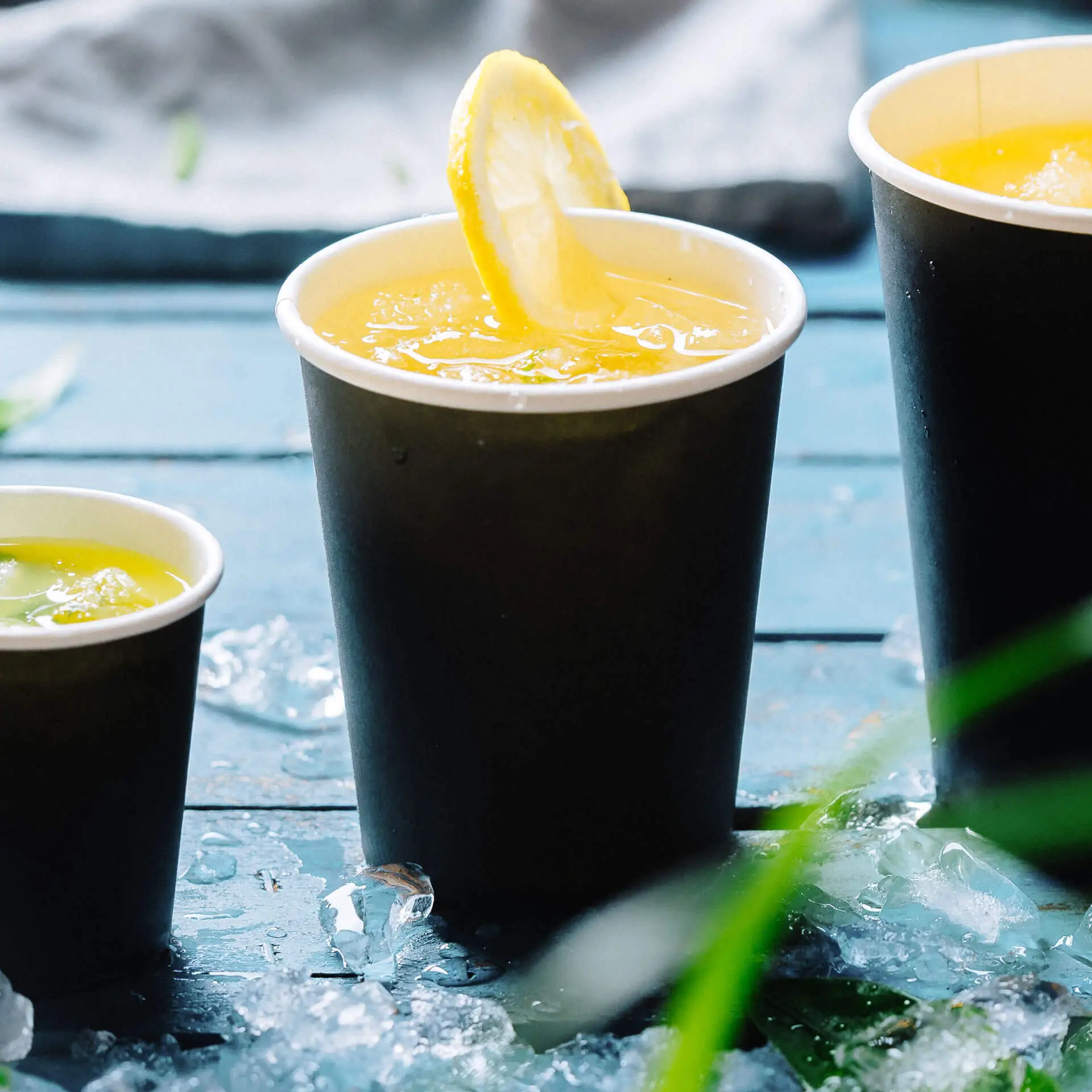 Gobelet en carton (revêtu de PE) 20 cl / 8 oz, Ø 80 mm, noir con10009-01-0-pappbecher-beschichtet-200-ml-8-oz-80-mm-schwarz-5