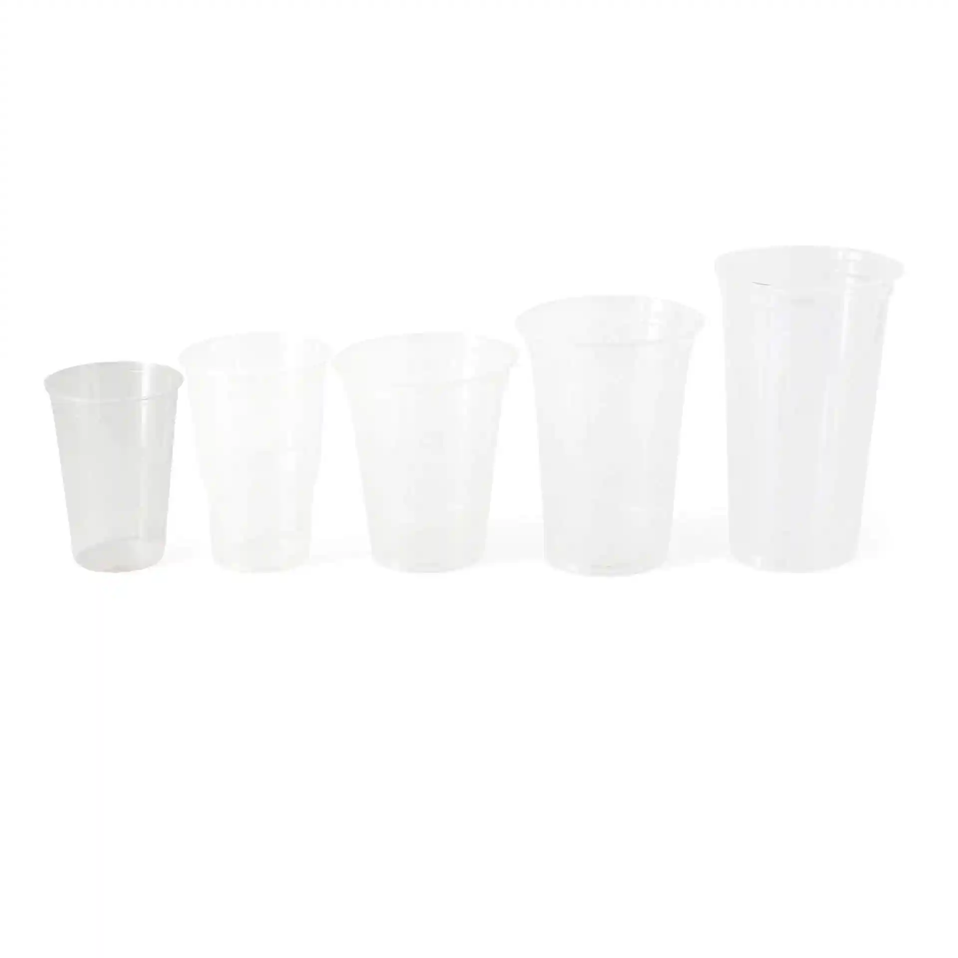 Ensemble de cinq gobelets en plastique transparent de tailles variées, disposés du plus petit au plus grand.