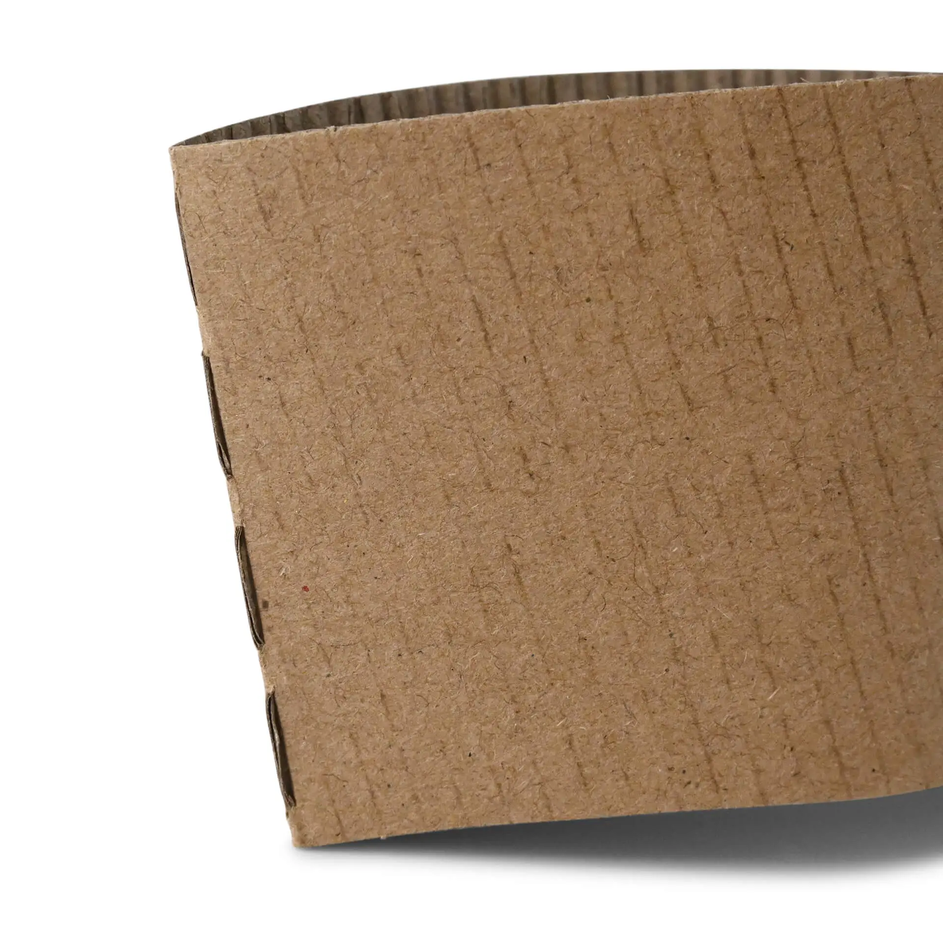 Manchon en carton brun pour gobelets en papier de 300/400/500 ml, montrant une surface texturée et un bord courbé.
