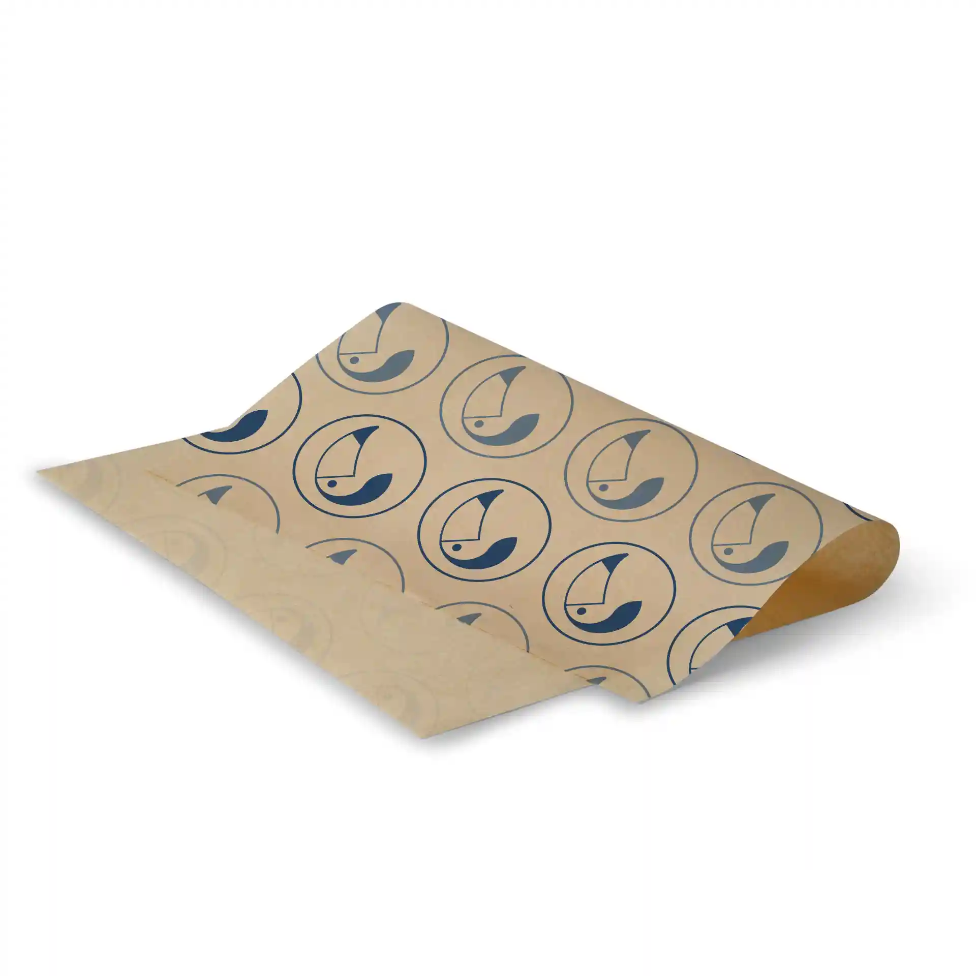 Papier cadeau imprimé avec un fond marron, motif circulaire répété et symbole de poisson, mesurant 43 cm x 33 cm.