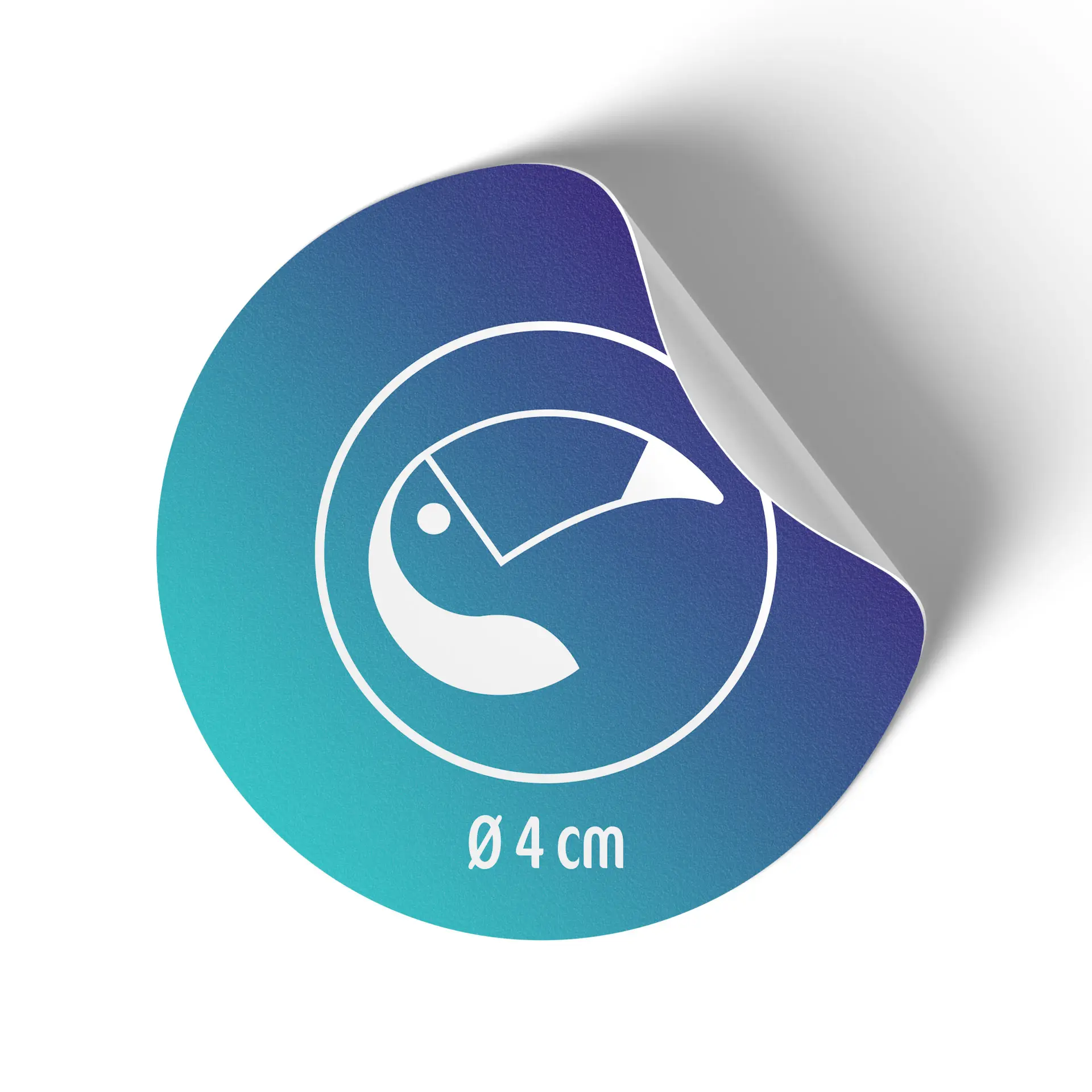 Étiquette ronde imprimée avec finition mate blanche, présentant un logo, mesurant 4 cm de diamètre.