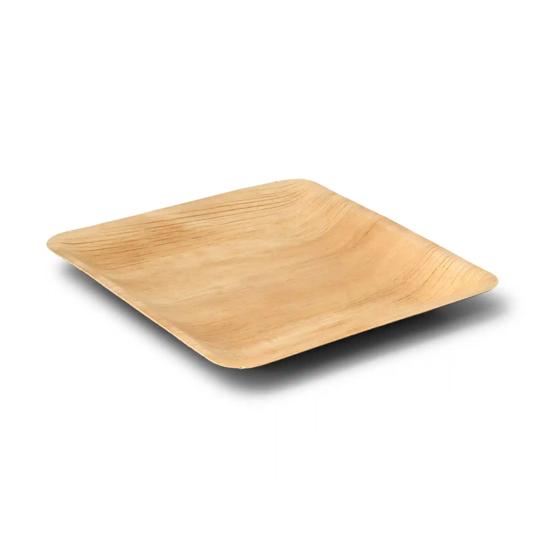 Assiette carrée en feuille de palmier avec texture, mesurant 23 x 23 cm et 2,4 cm de hauteur.