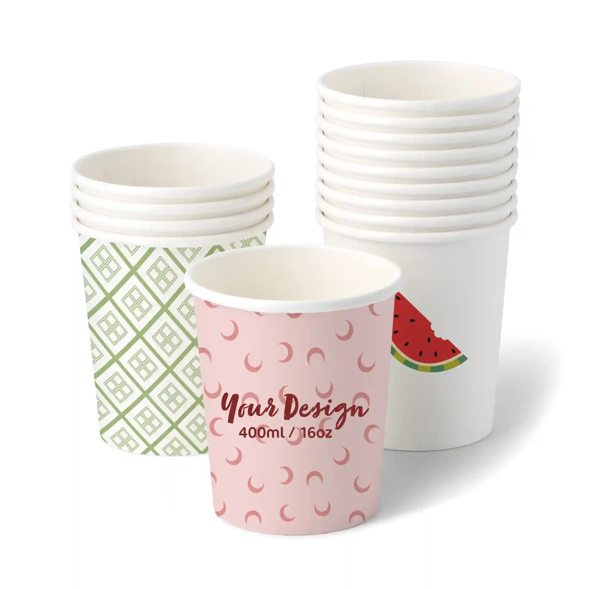 Cups ronds à glace dans divers designs, y compris rose avec des formes de croissant et vert avec des motifs géométriques, empilés.