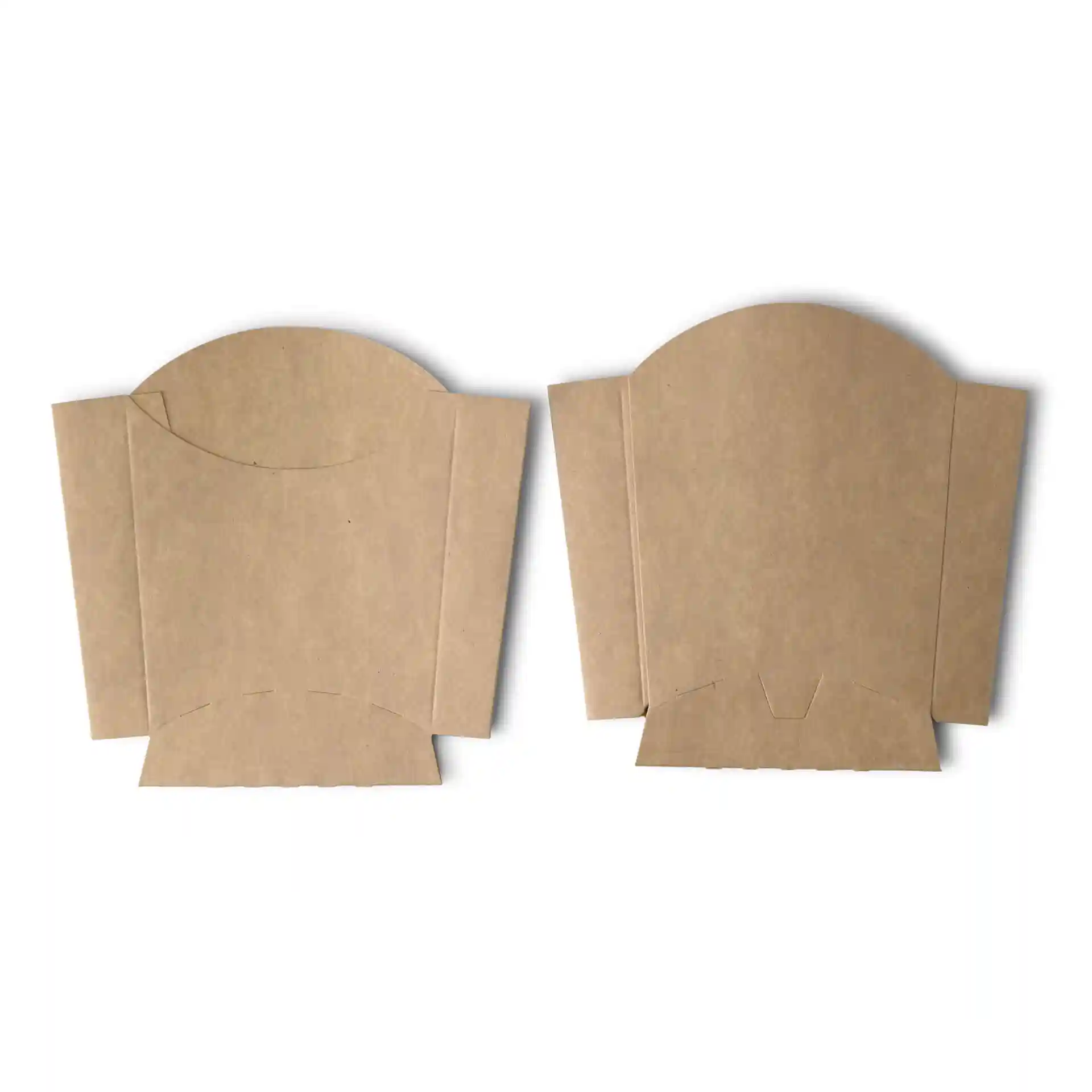 Cuillères en carton marron, deux pièces montrées, avec un dessus arrondi et des rabats latéraux, dimensions 8,5 x 5 x 9,5 cm.