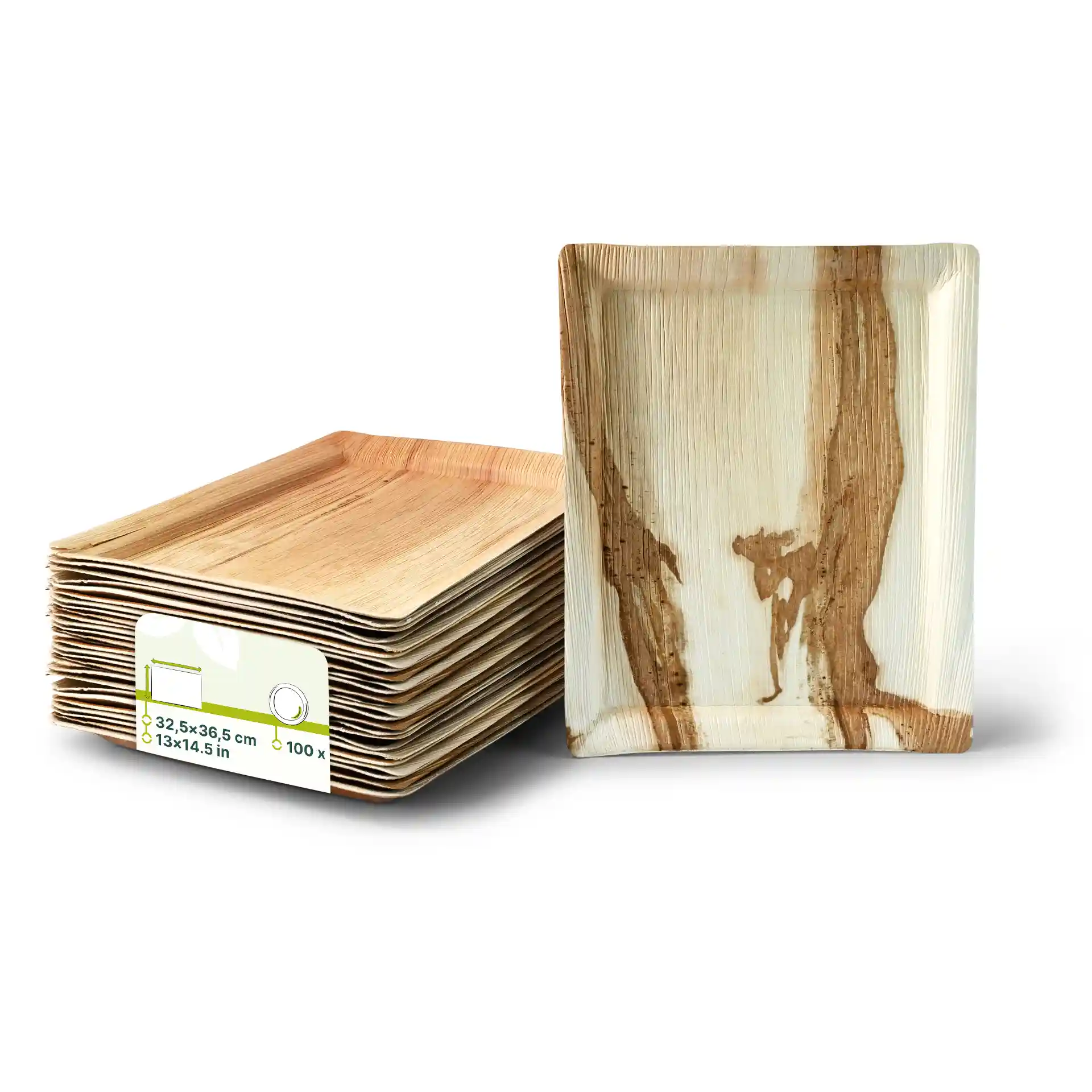 Plateau rectangulaire en feuille de palmier avec un motif bois brun, empilé avec plusieurs plateaux similaires derrière.