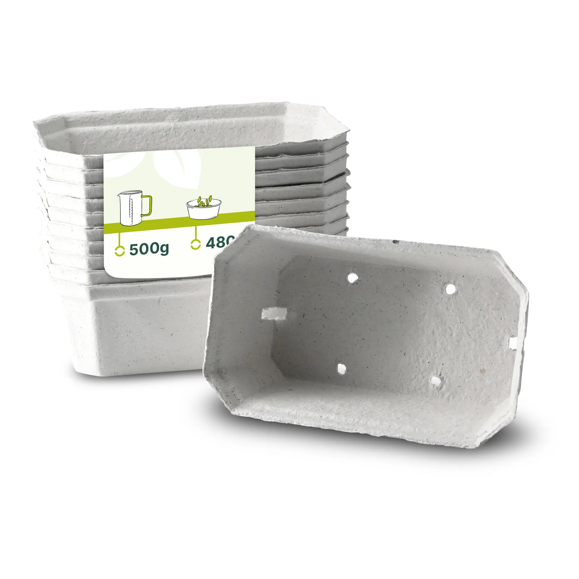 Un plateau en pulpe de bois blanc au premier plan ; plusieurs plateaux similaires empilés derrière. Conçu pour transporter des fruits frais.