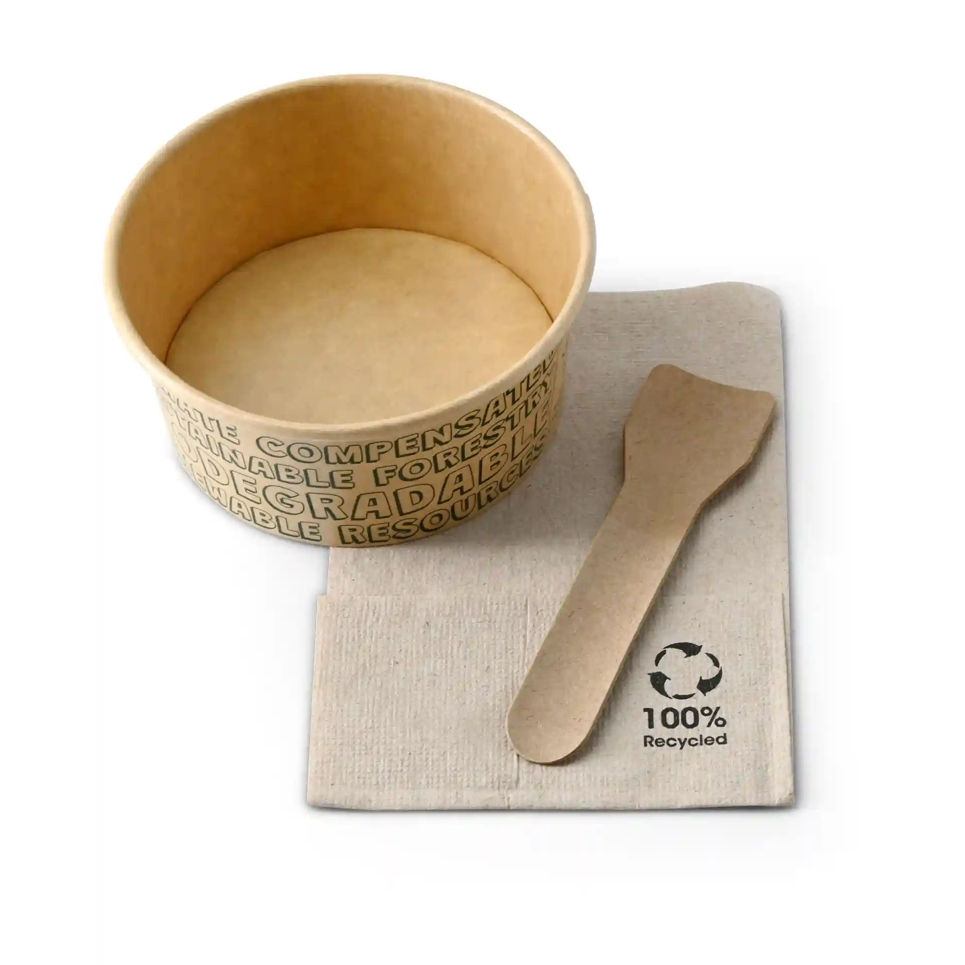 Gobelet en papier brun de forme ronde, accompagné d'une petite cuillère en bois et d'une serviette beige.