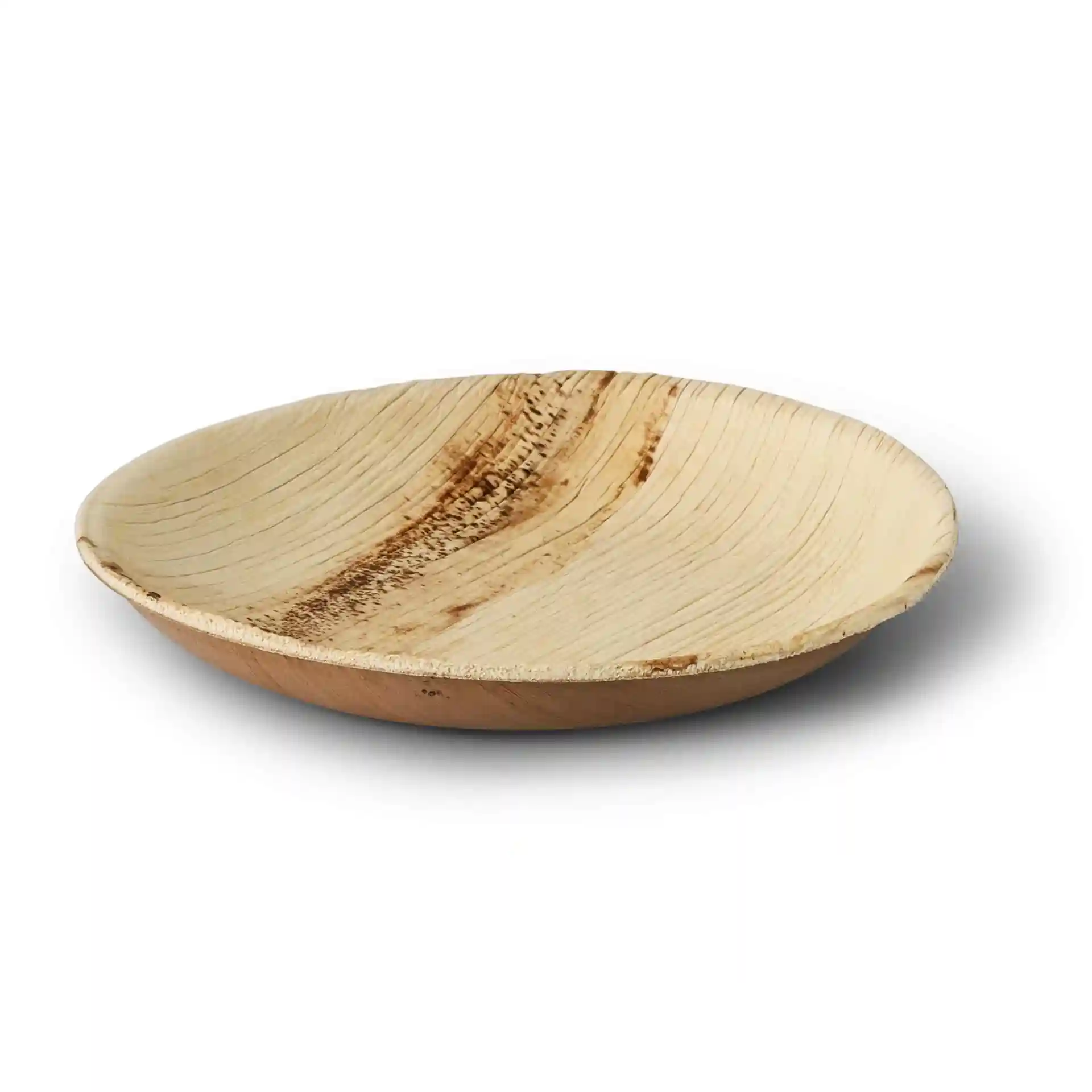 Assiette ronde en feuille de palmier de 15 cm de diamètre, avec un motif de grain naturel et un design peu profond.