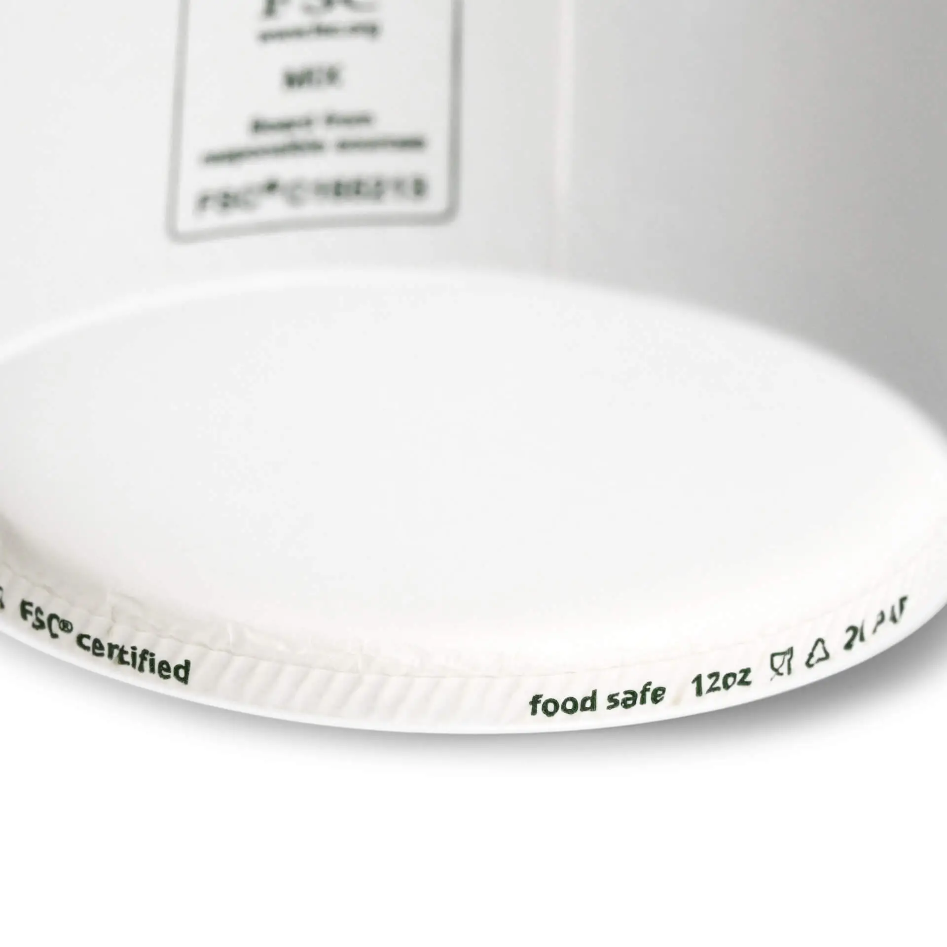 Gobelet en papier pour glace avec intérieur et extérieur blancs; marqué FSC, biodégradable et apte au contact alimentaire, 12 oz.