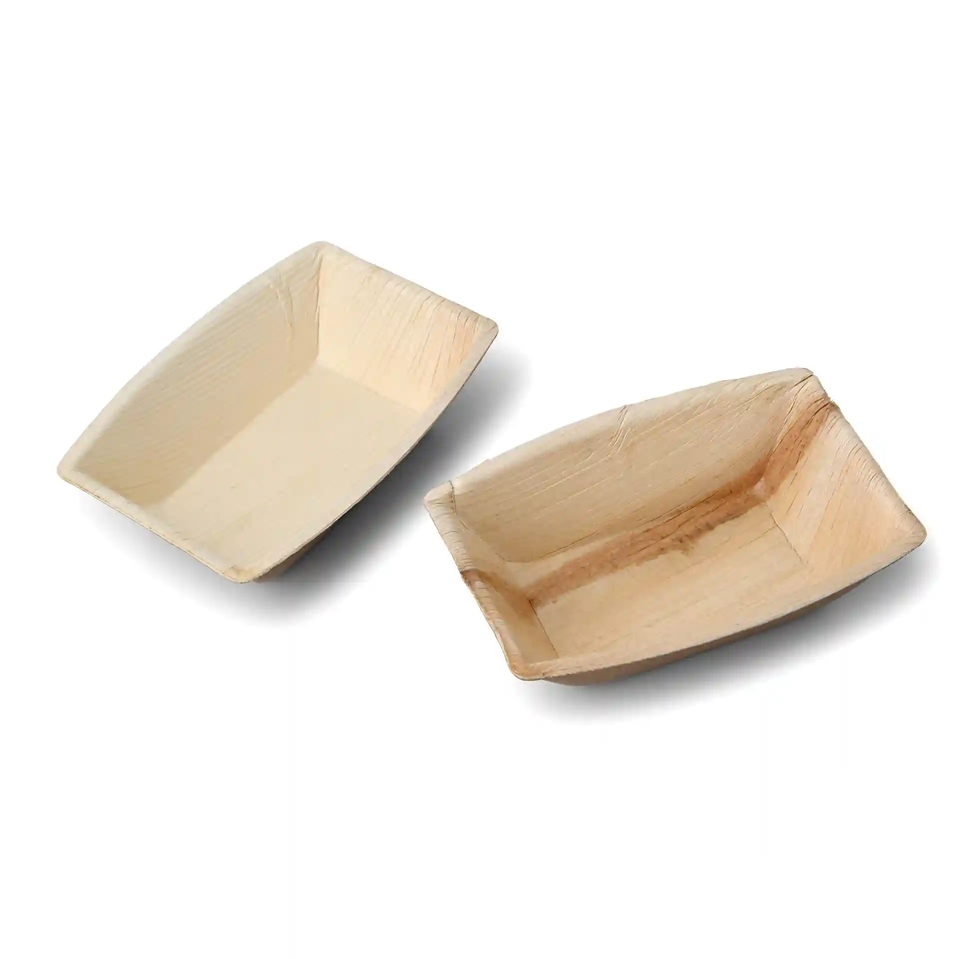 Bols rectangulaires en feuille de palmier avec finition grain naturel, mesurant 130 mm sur 90 mm et 35 mm de hauteur.