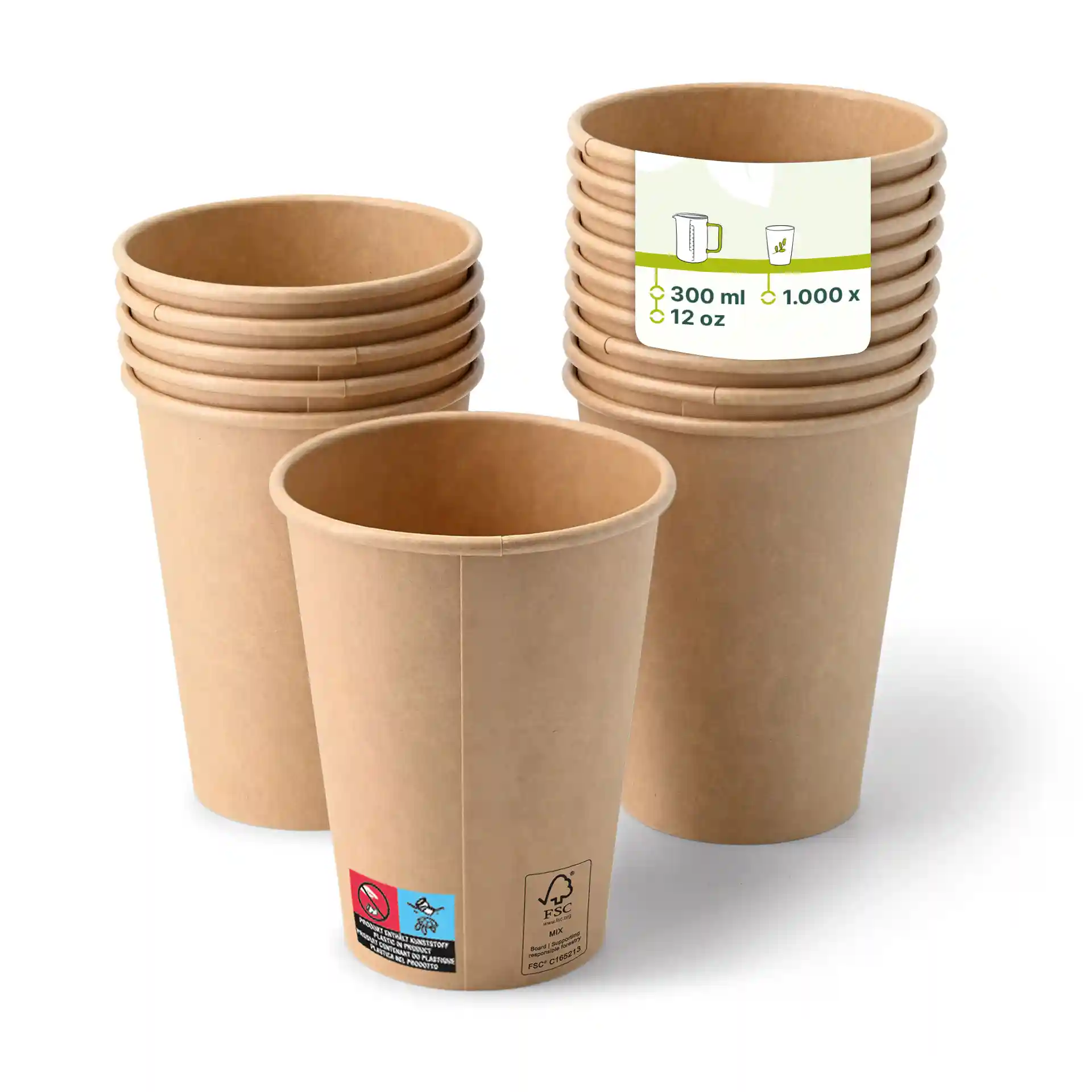 Gobelets en papier marron empilés, avec un gobelet devant montrant une étiquette et plusieurs gobelets visibles.