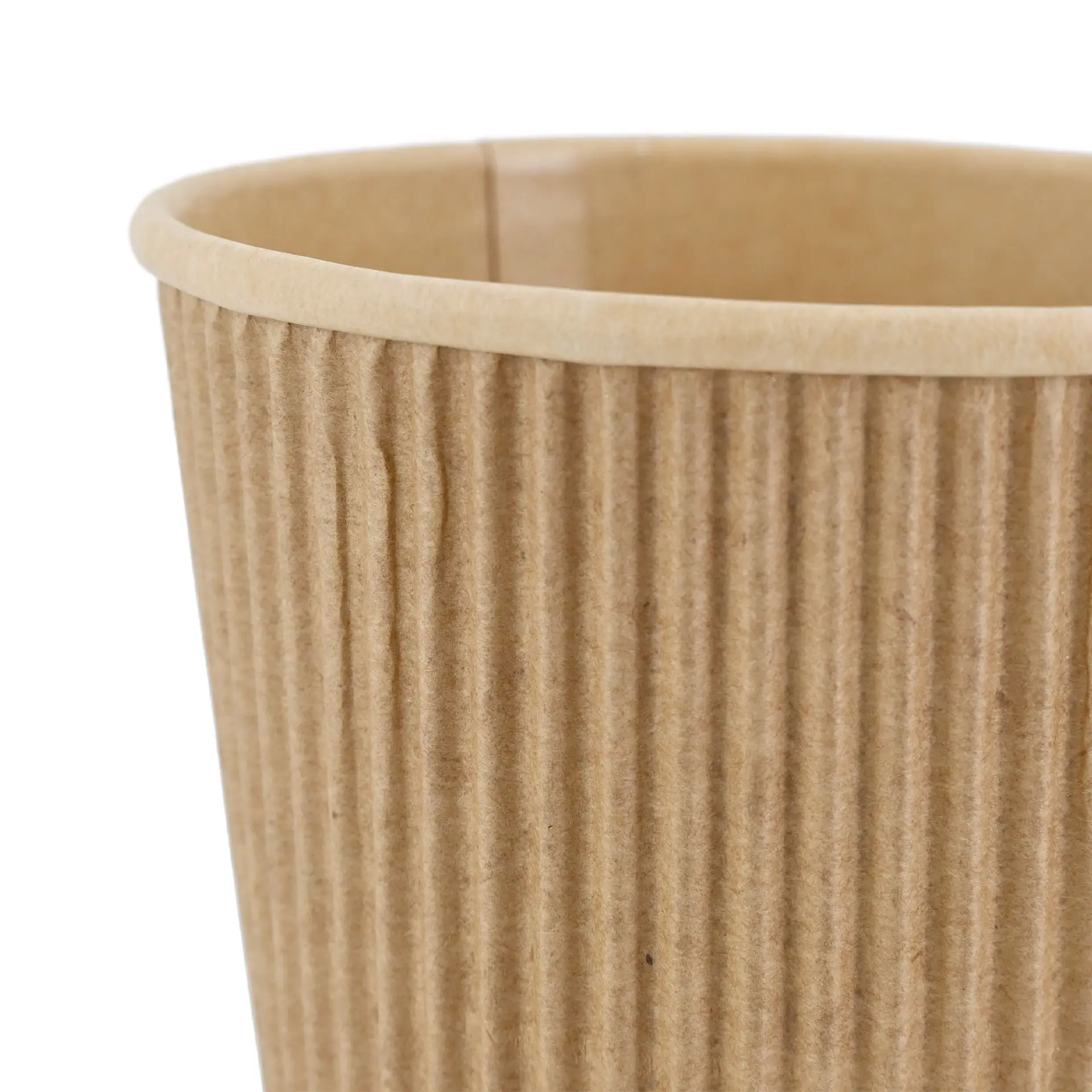 Gobelet à café en carton brun avec design à triple paroi, adapté aux boissons chaudes et revêtement PLA biodégradable.