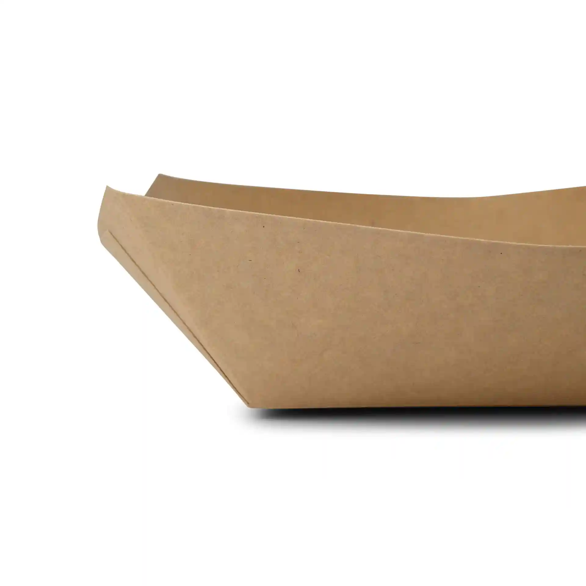 Plateau à snacks en carton brun de 55 mm de hauteur, 215 mm de longueur et 160 mm de largeur.