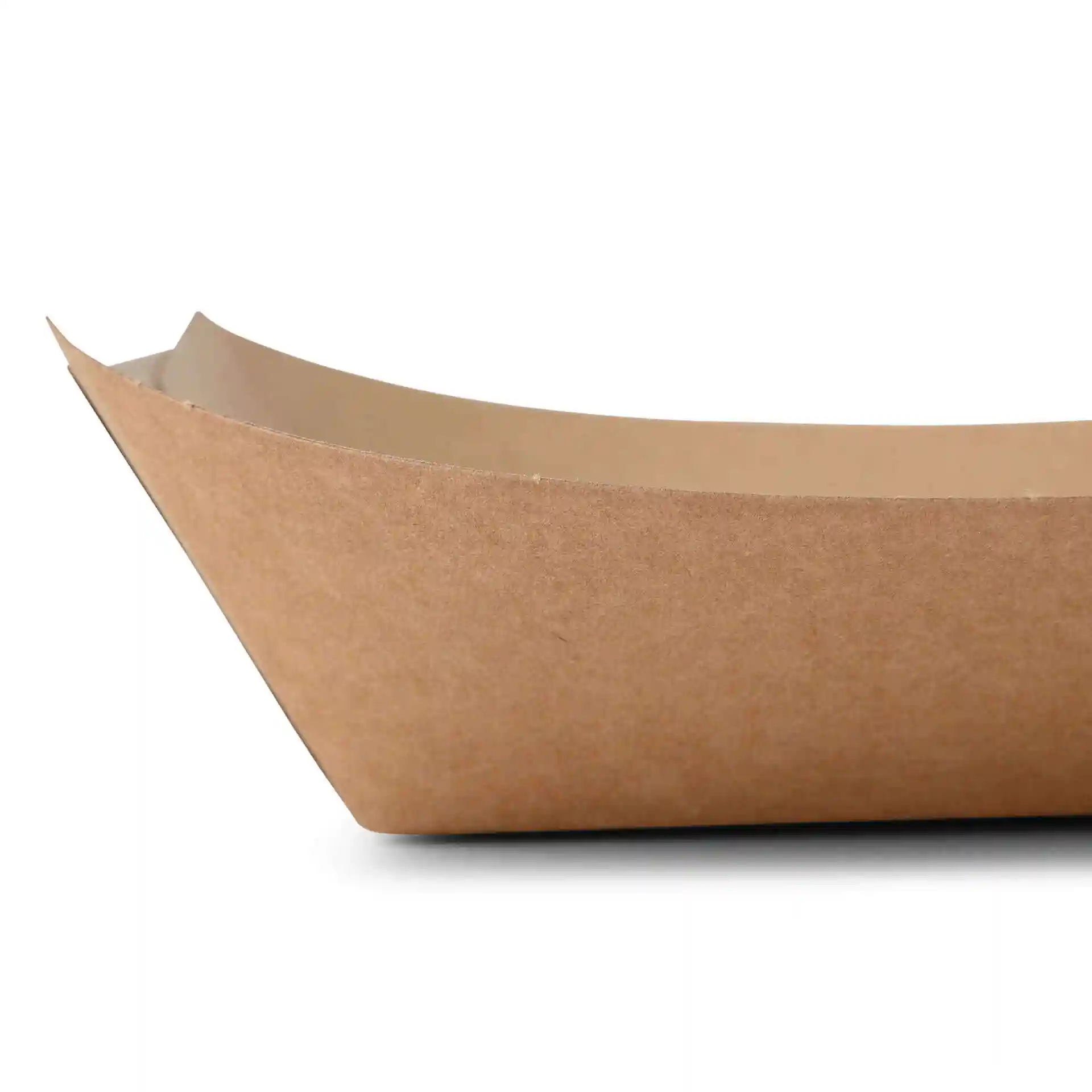 Plateau alimentaire en carton rectangulaire brun avec un intérieur bio-revêtu, vue de côté.
