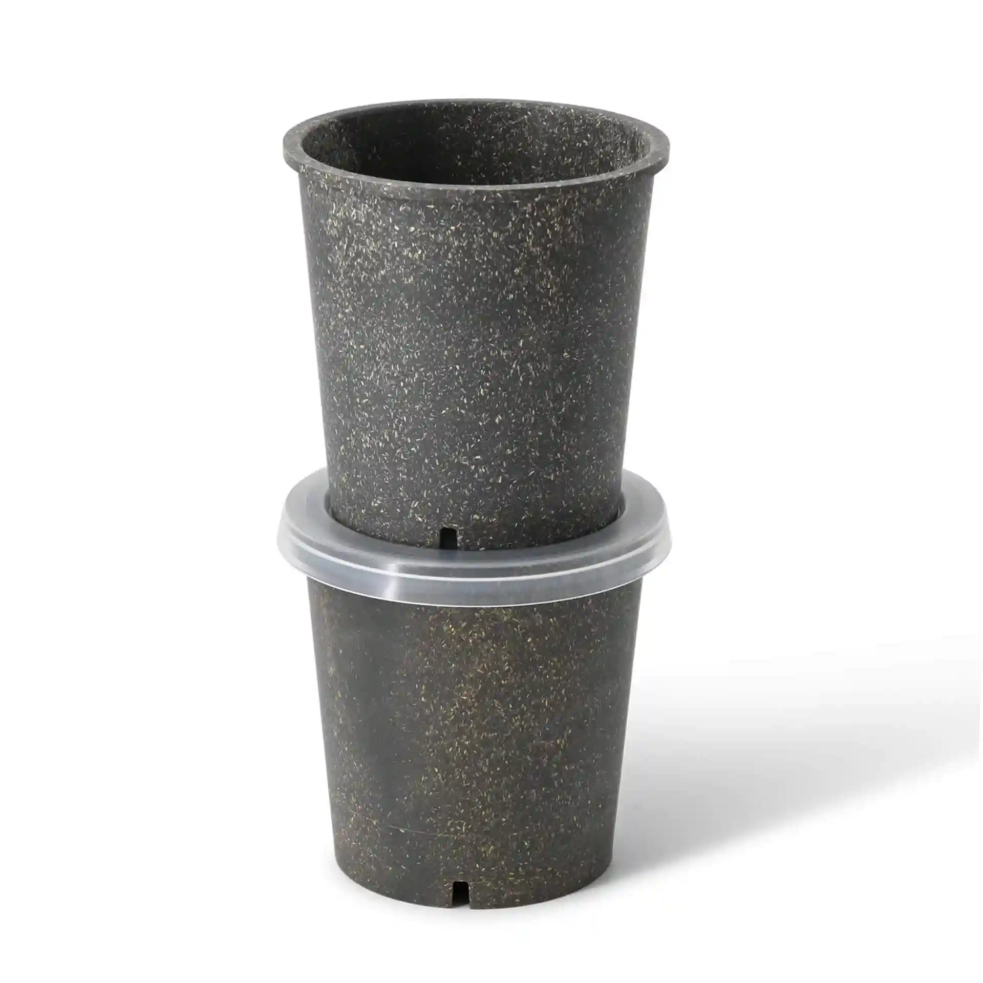 Gobelets réutilisables empilés en composé bio gris, avec un diamètre supérieur de 98 mm et une hauteur de 100 mm.