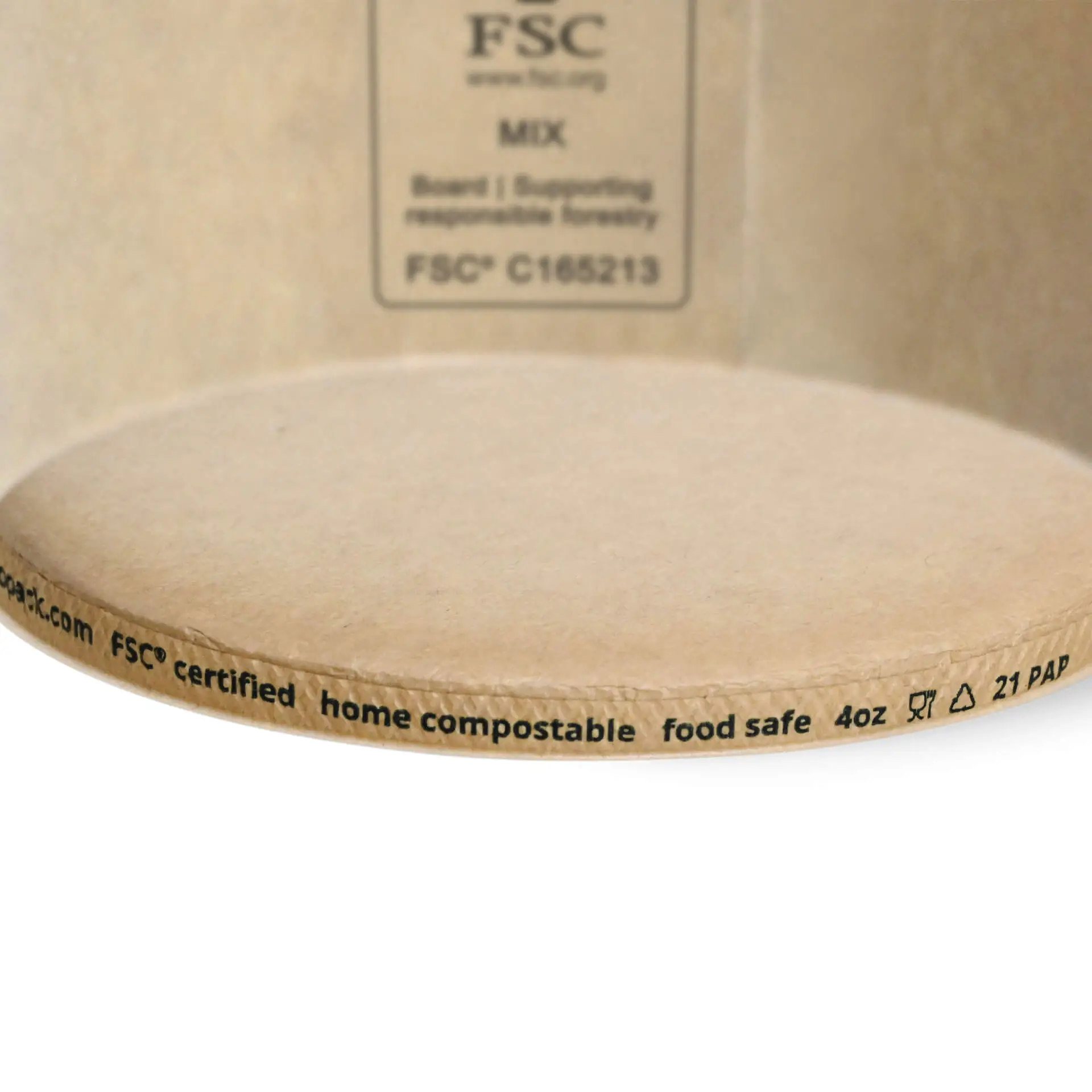 Gobelet en papier glacé de 4 oz marron avec marquages de certification FSC et étiquette sans danger pour les aliments. Idéal pour les desserts à emporter.