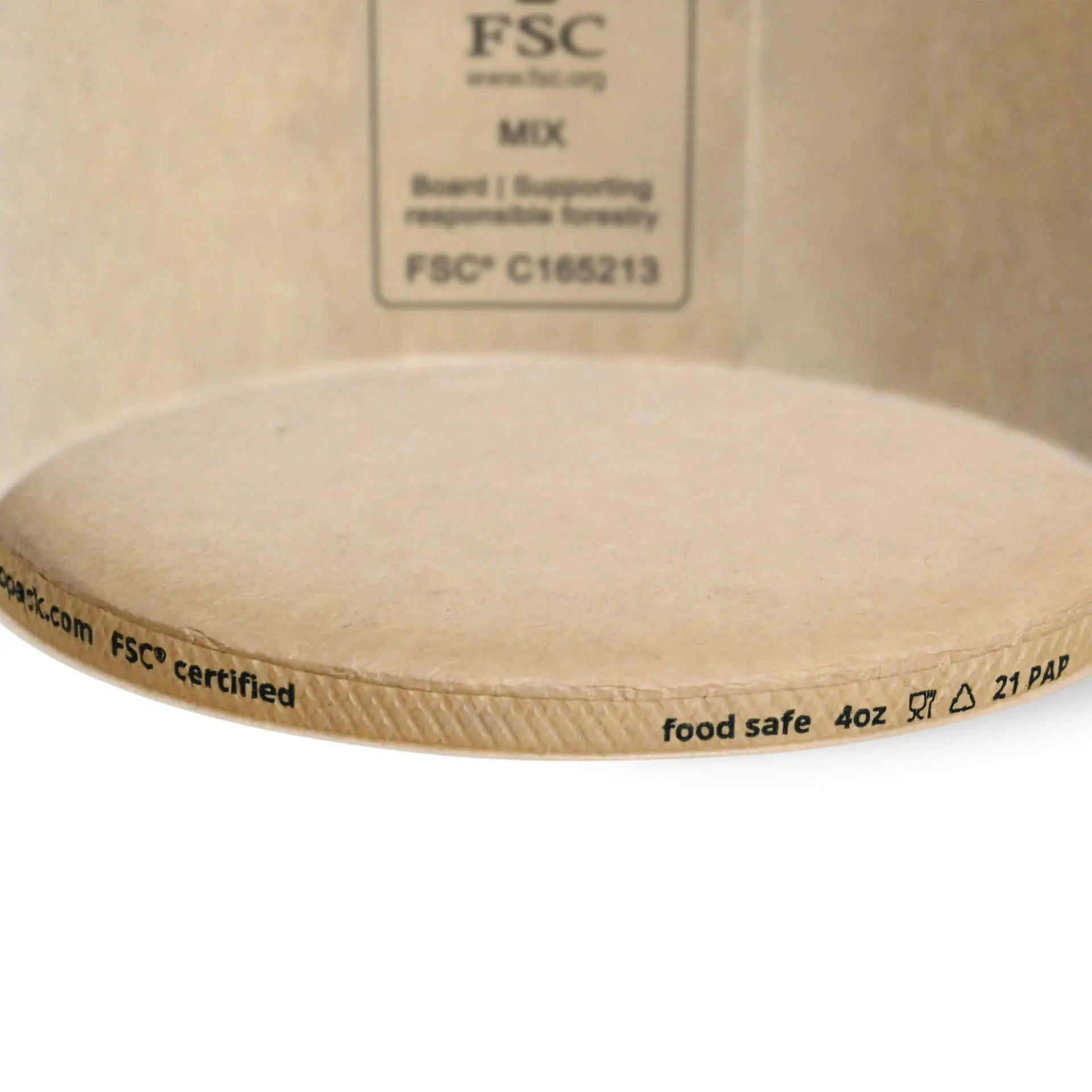 Gobelet en carton brun d'un diamètre de 92 mm et d'une hauteur de 42 mm, avec des marquages imprimés sur le bord.