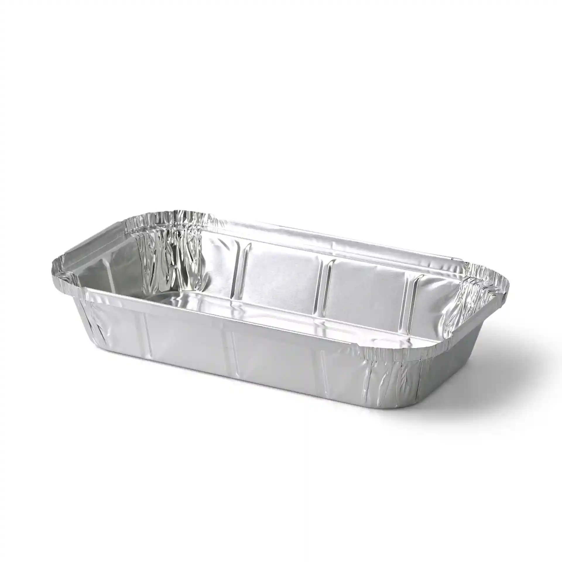 Conteneur en aluminium rectangulaire mesurant 22,4 x 13,2 x 3,4 cm avec une capacité de 650 ml.
